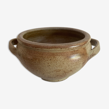 Sandstone bowl with handles