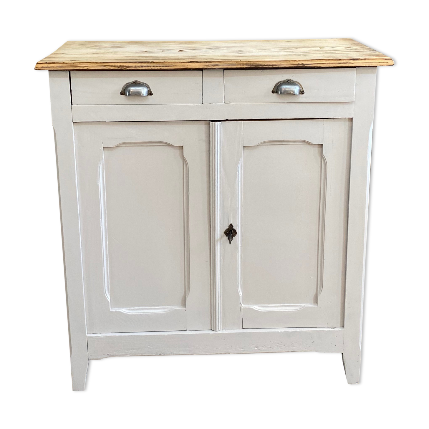 Parisian buffet raw wood and roasted sesame