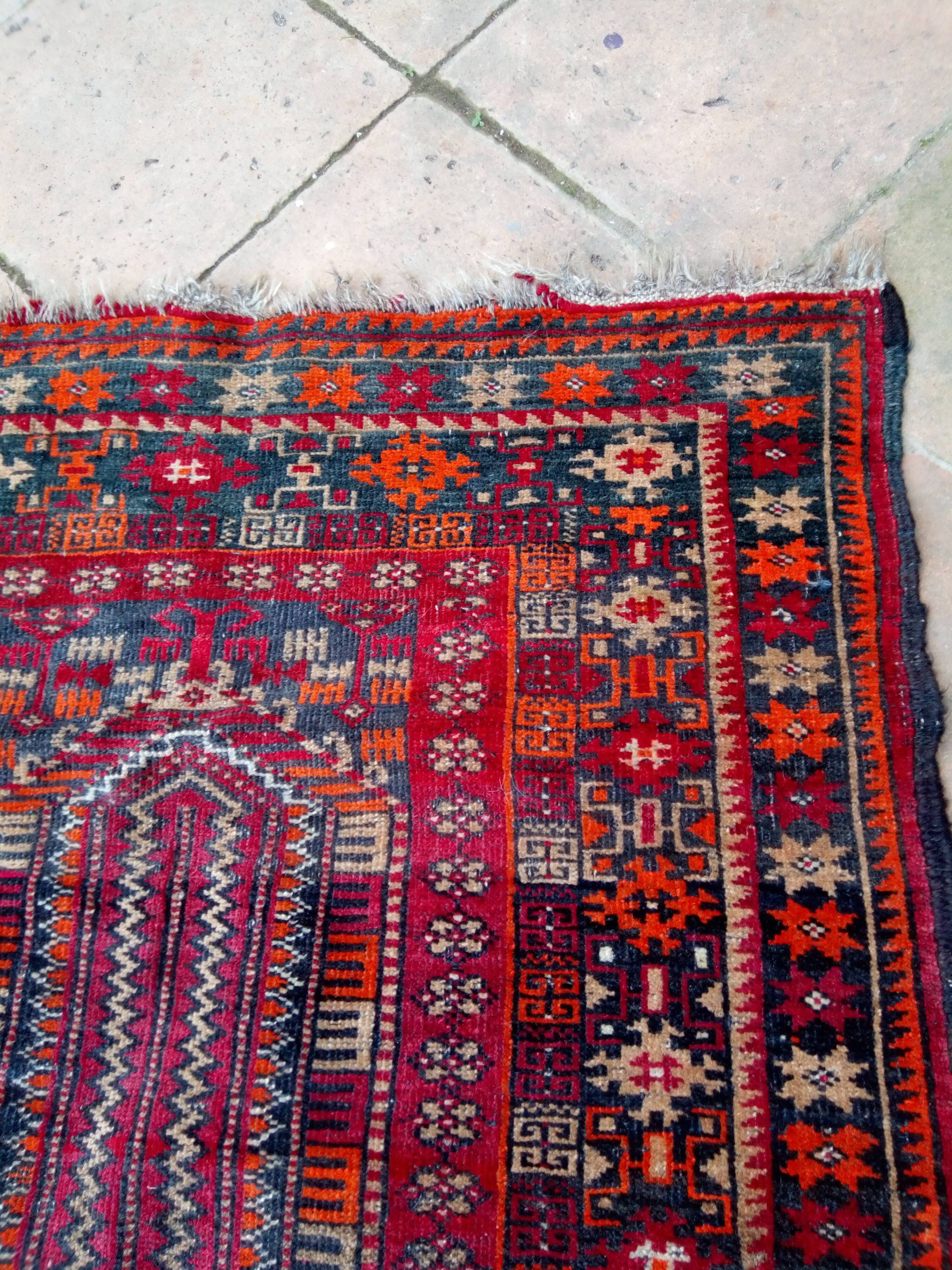 Old oriental prayer rug - 132 x 92cm