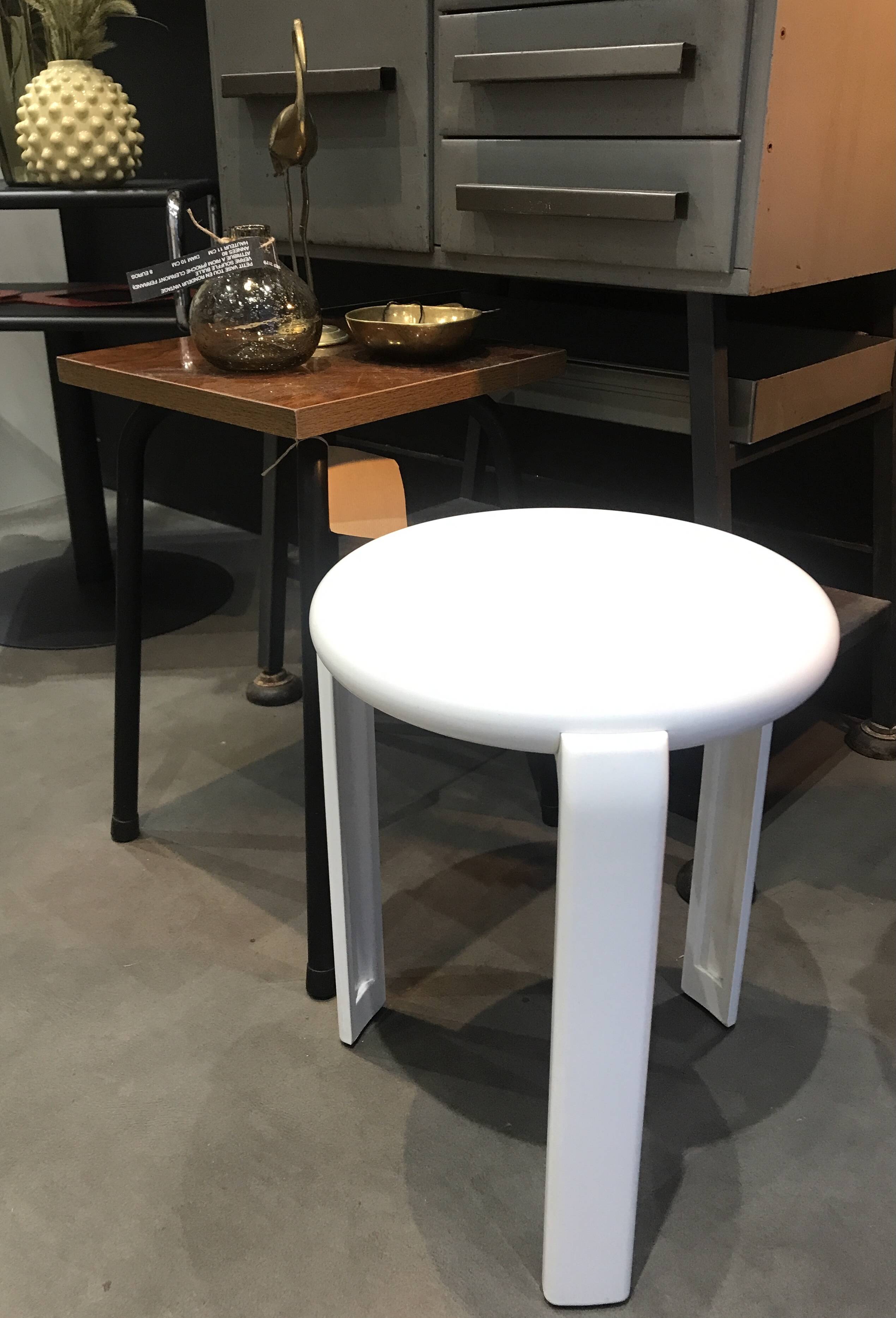 Tabouret tripode Metaform