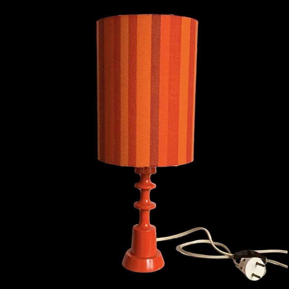 Vintage side lamp in orange painted wood and ribbed fabric shade