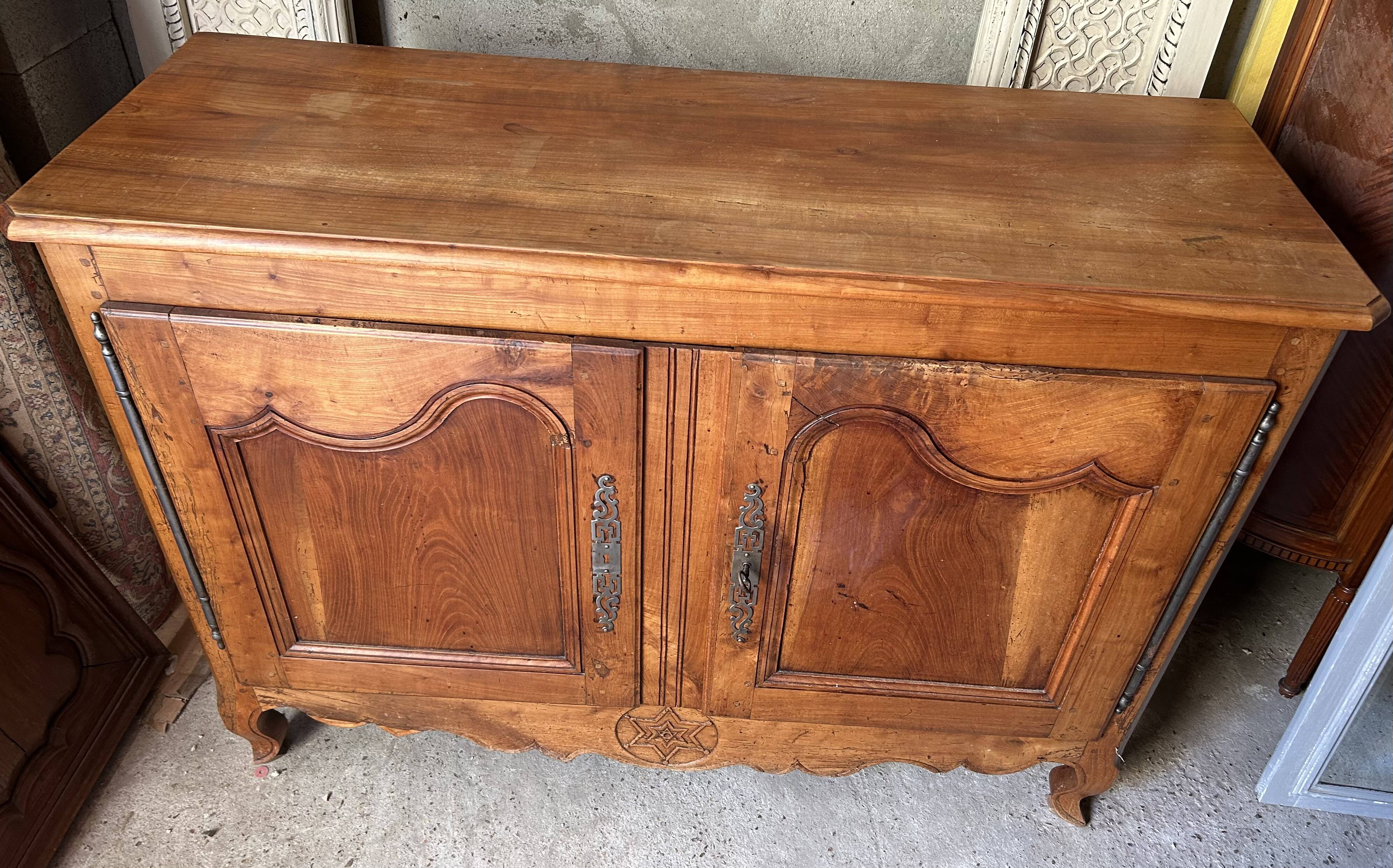 Low sideboard