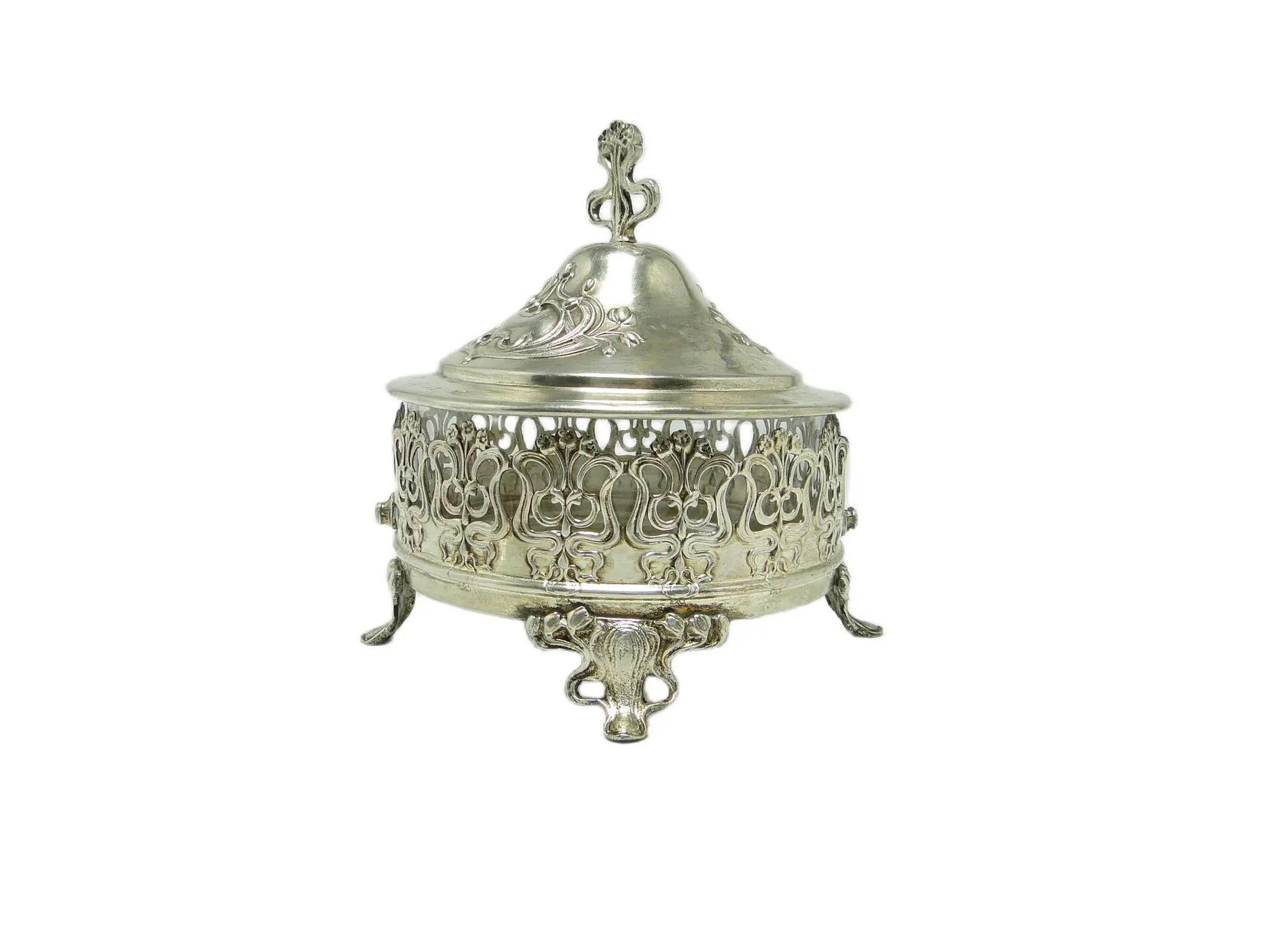 Bonbonniere, Art Nouveau, silver-plated brass, Germany, early 20th century