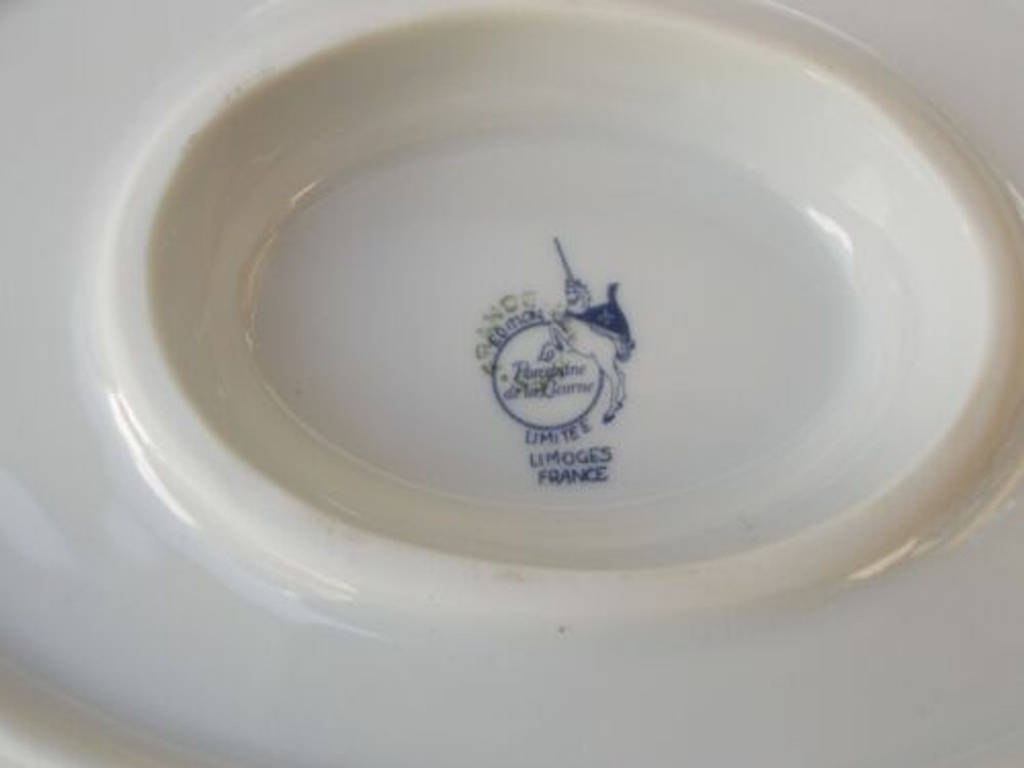 Saucière Limoges The Porcelain of the Unicorn Imperial China