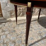Table ronde style Louis XVI