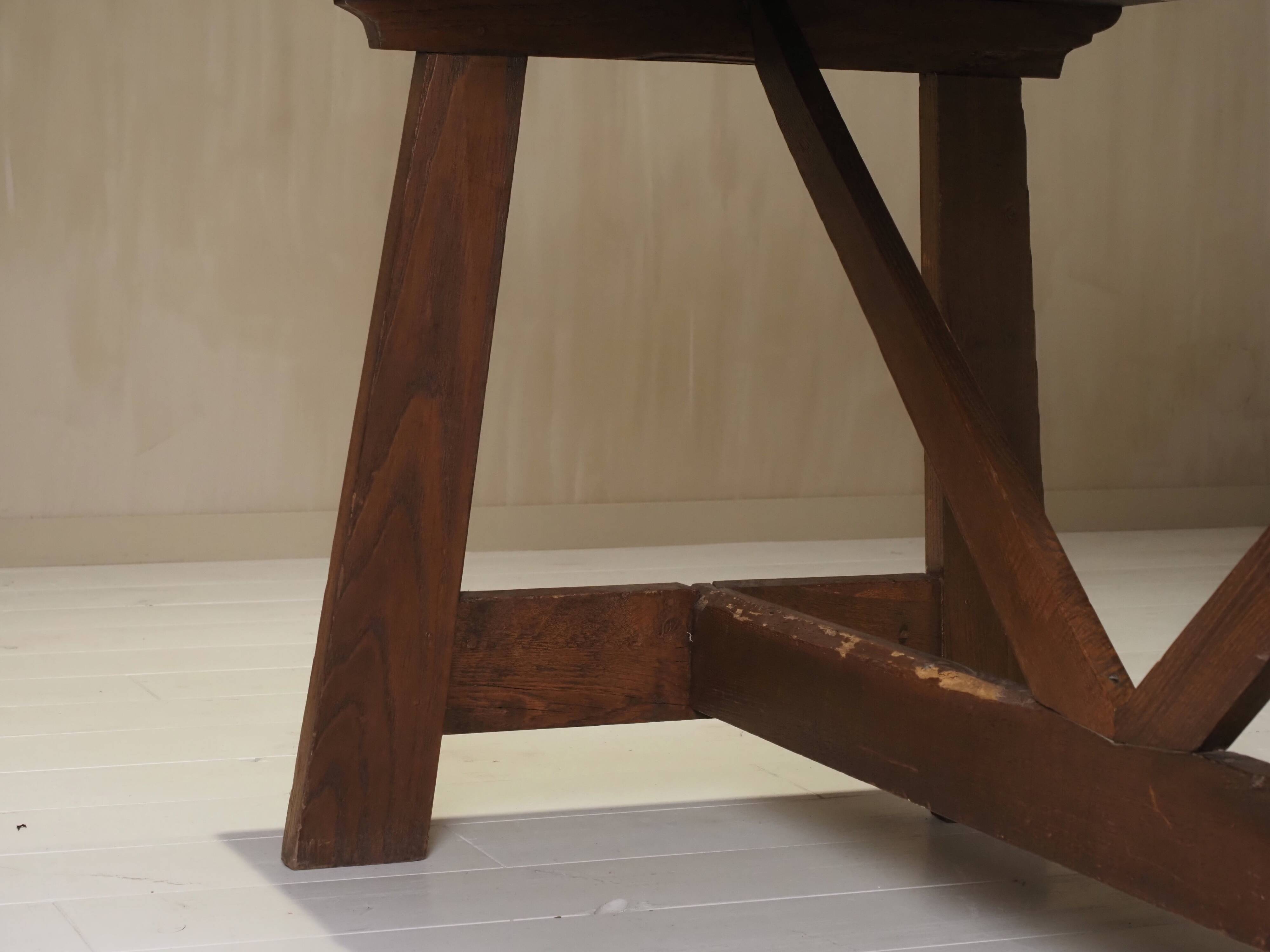 19th-century Italian dining table