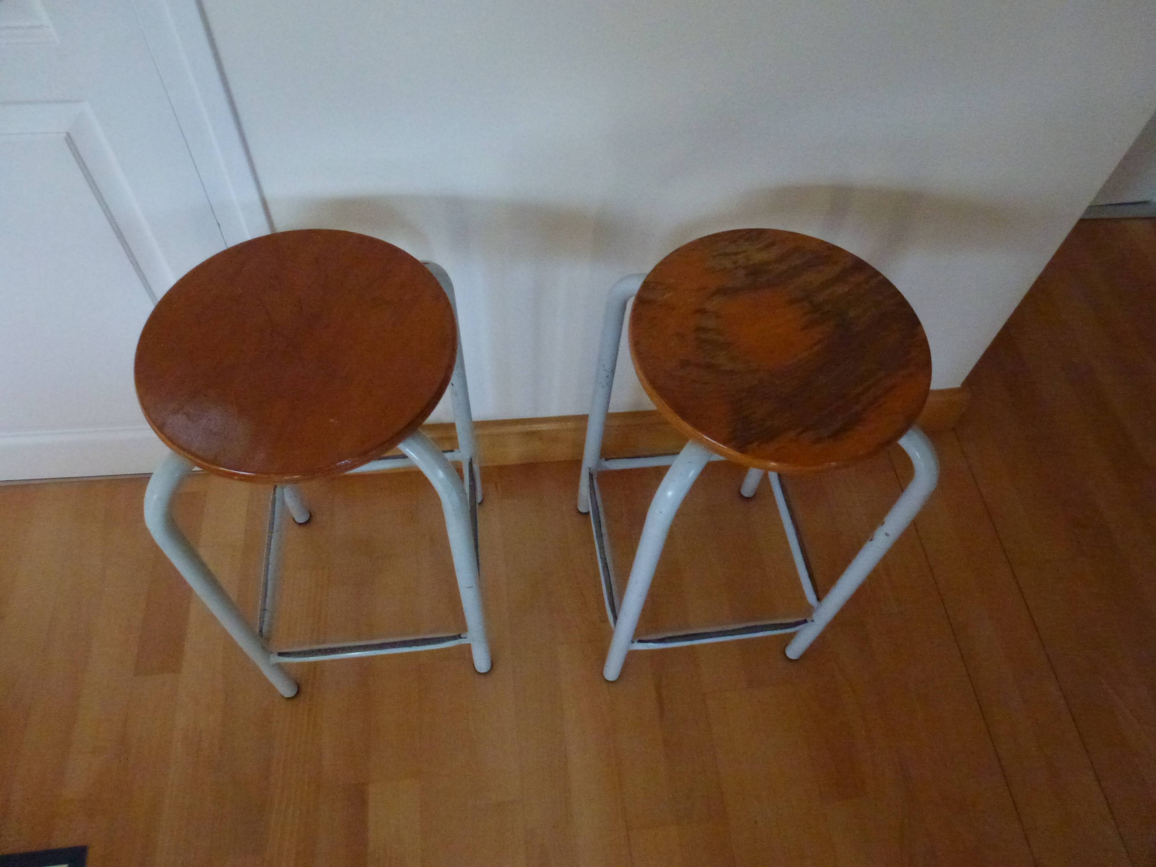 Laboratory stools