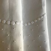 Drap de fil de lin brodé de pois sans monogramme 1950