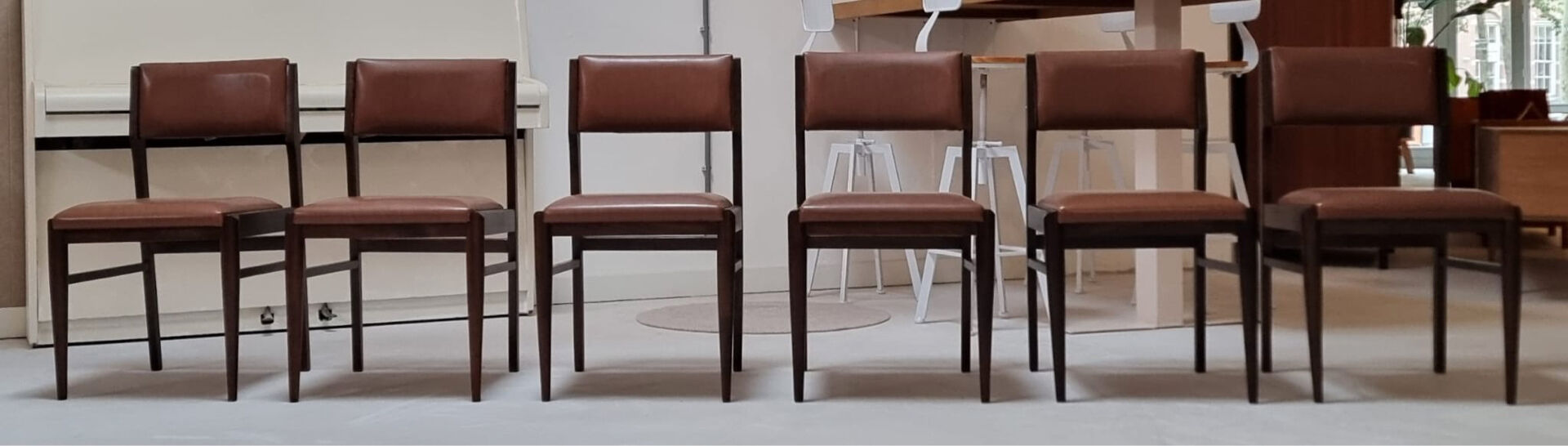 Chaises du milieu du siècle