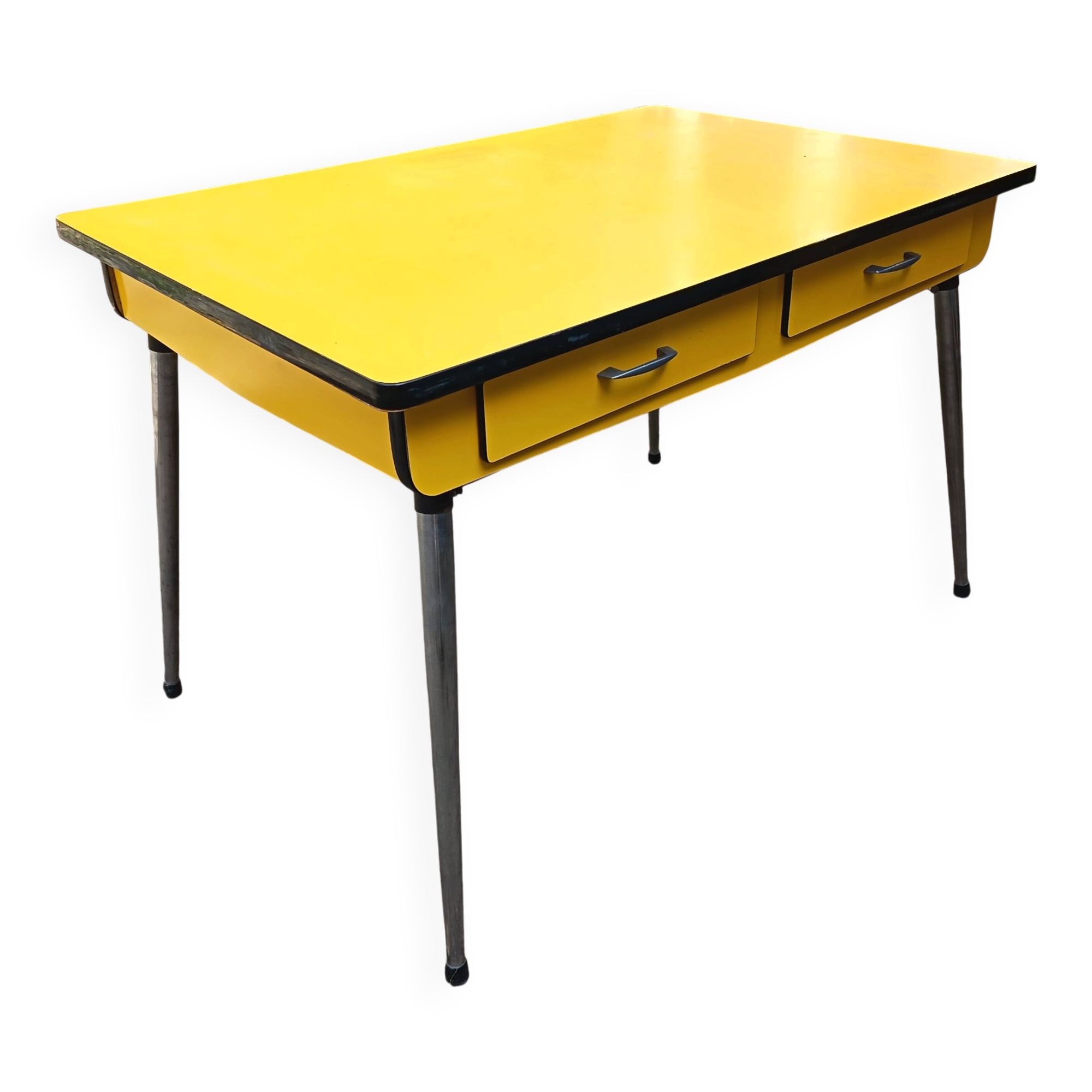 Table in bright yellow formica from the 70s.