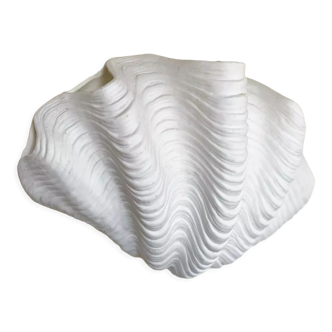 Ceramic shell wall lamp