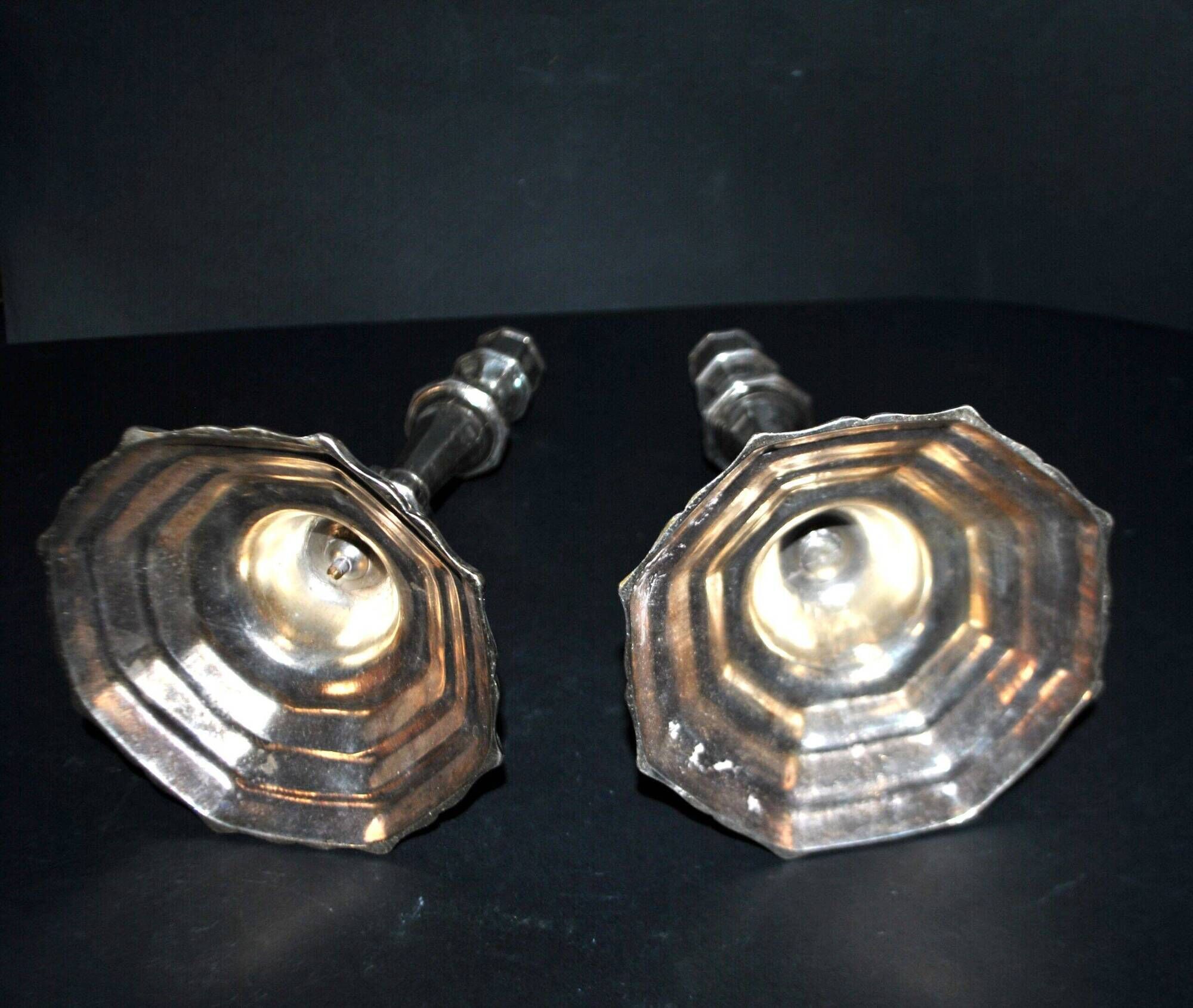 Pair of antique octagonal candlesticks in silvered bronze, Regency style.