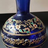 Vase boule bleu cobalt/Motifs floraux & liseré or en relief peints main