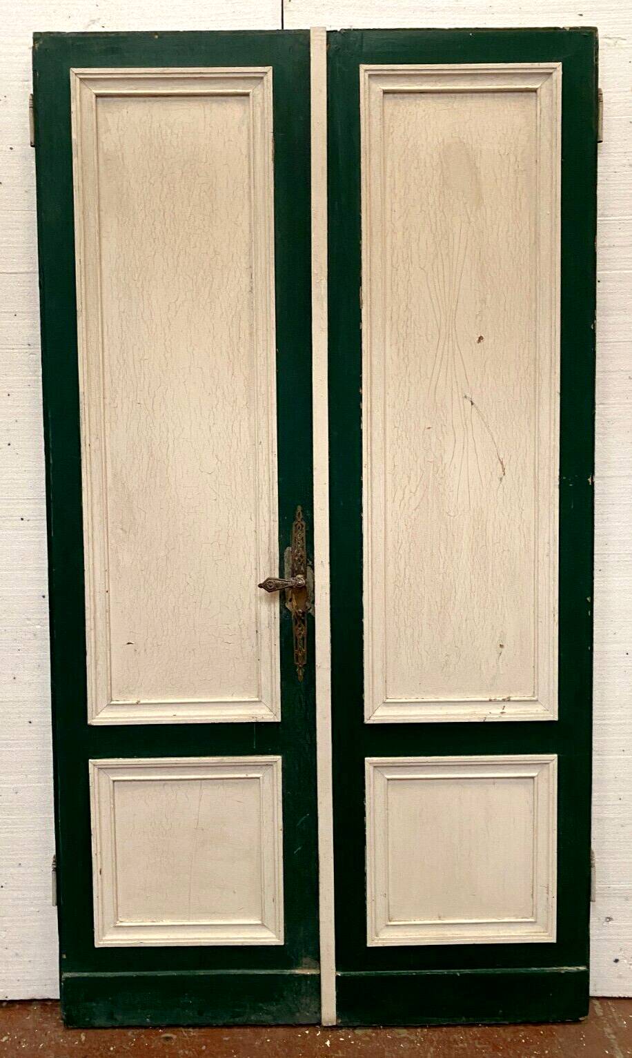Double separation doors in 19th century patinated solid fir