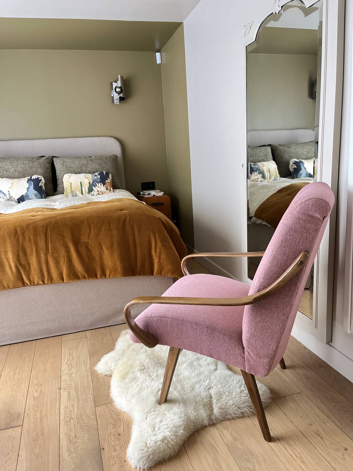 Vintage Czechoslovakian armchair renovated pink