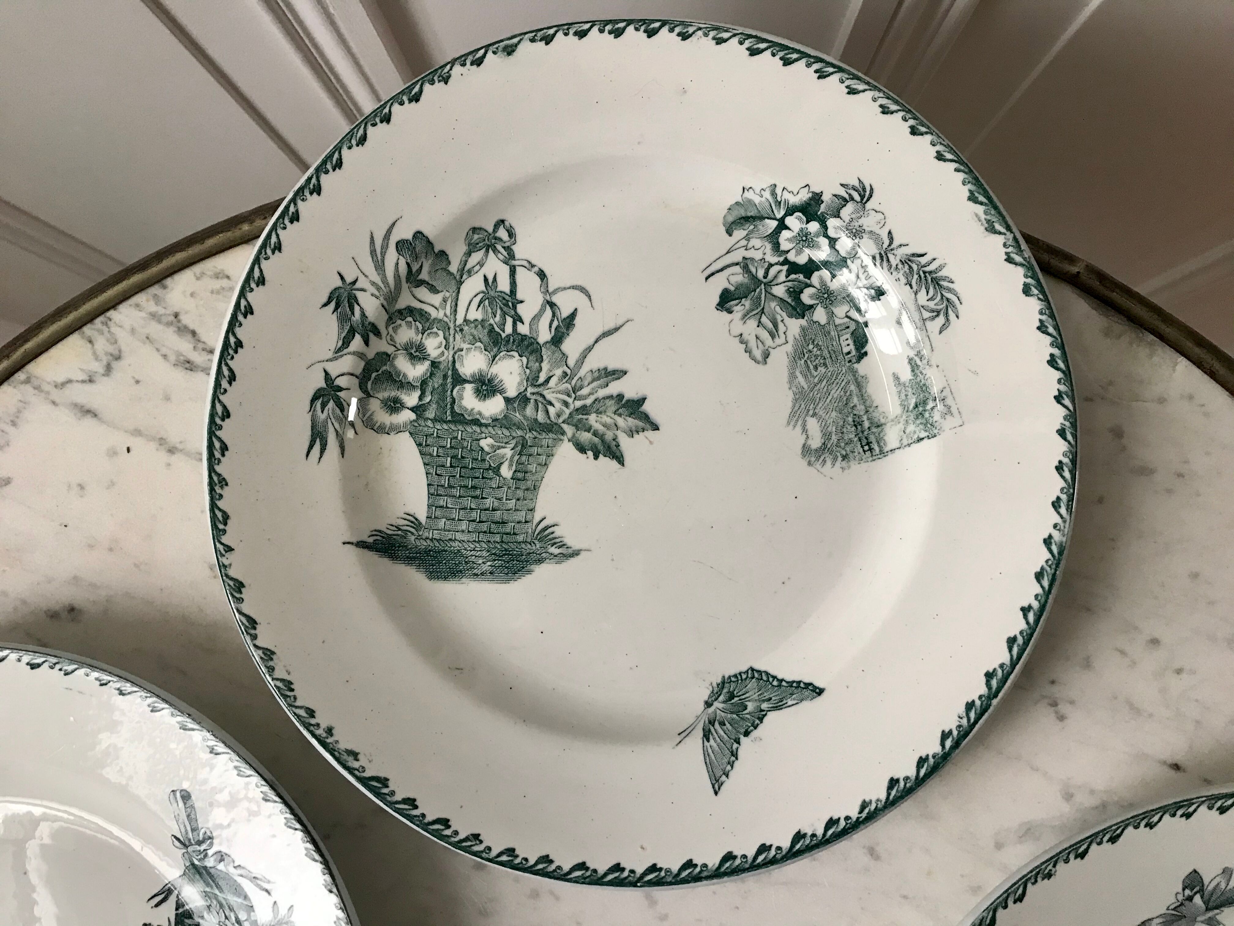 set of 4 flat plates Terre de Fer Saint-Amand model "Cartels" XIXth