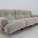 1970s Design Italian Sofa in Bouclé