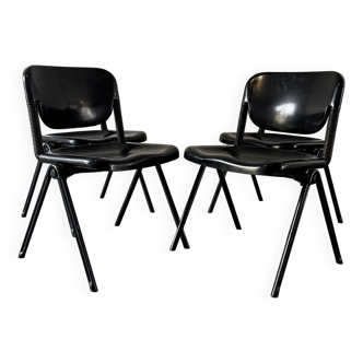 Lot 4 vintage Vertebra Emilio Ambasz and Giancarlo Piretti Castelli chairs.