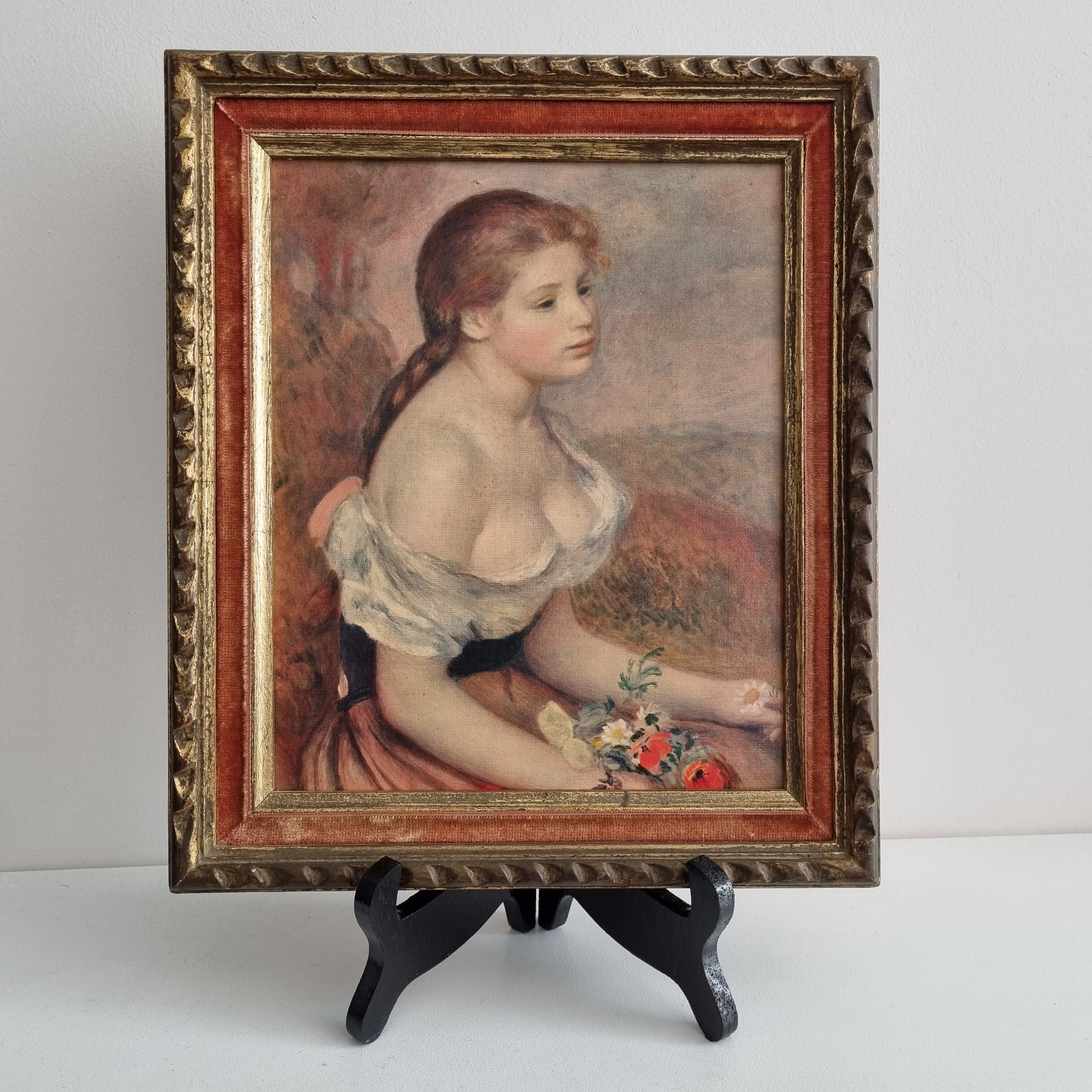 Reproduction frame