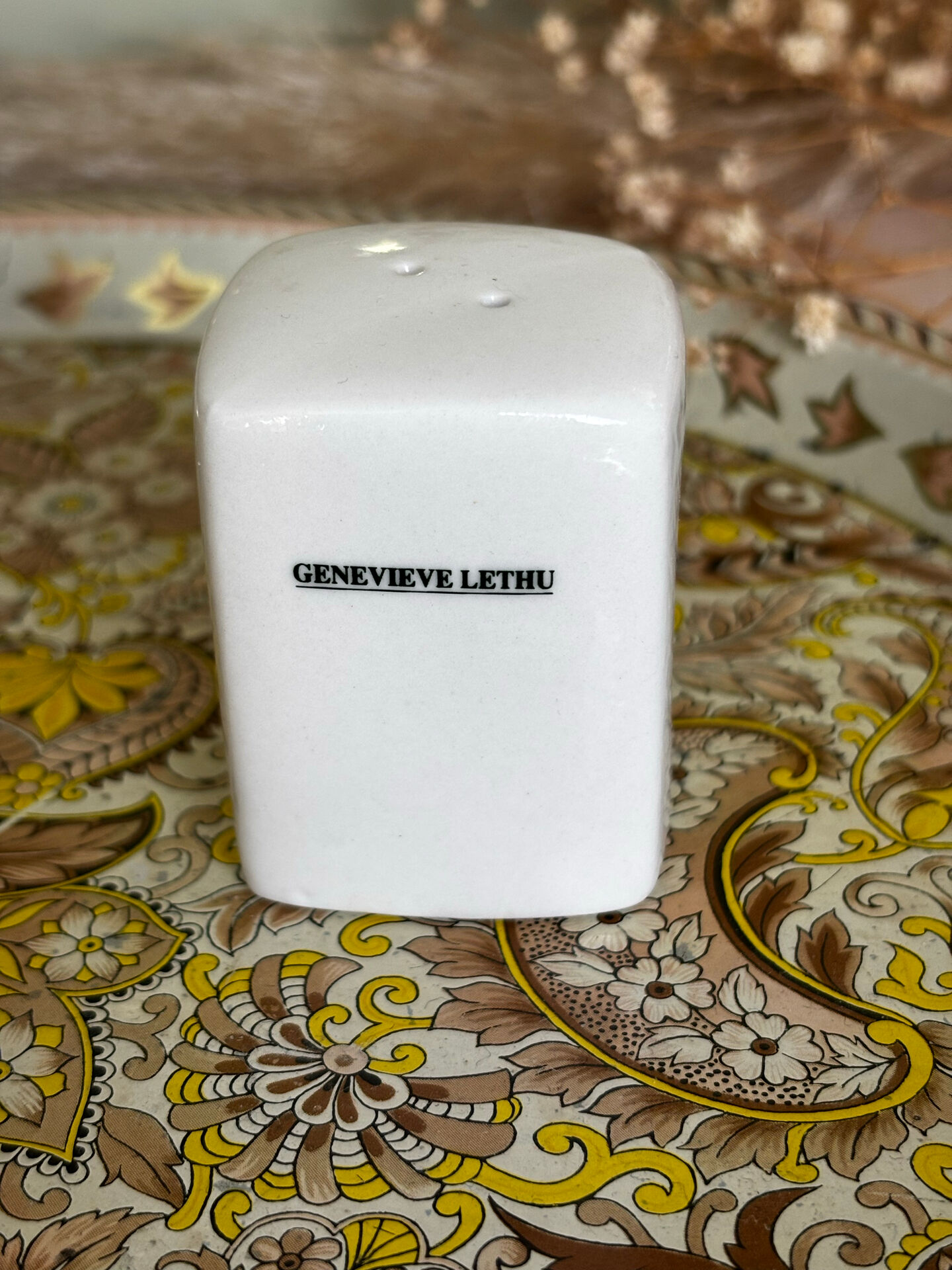 Ensemble salière poivrière blanches Geneviève Lethu