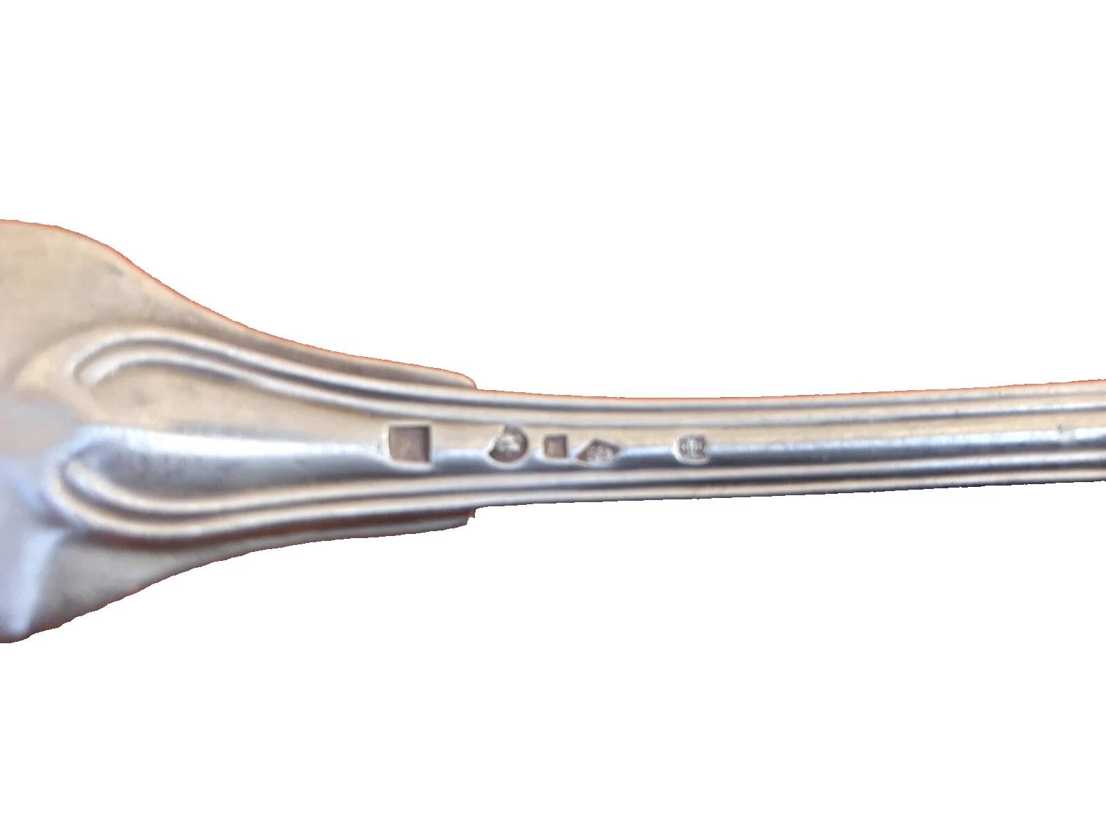 5 anciennes fourchettes de table modèle dit à filet ou Chinon