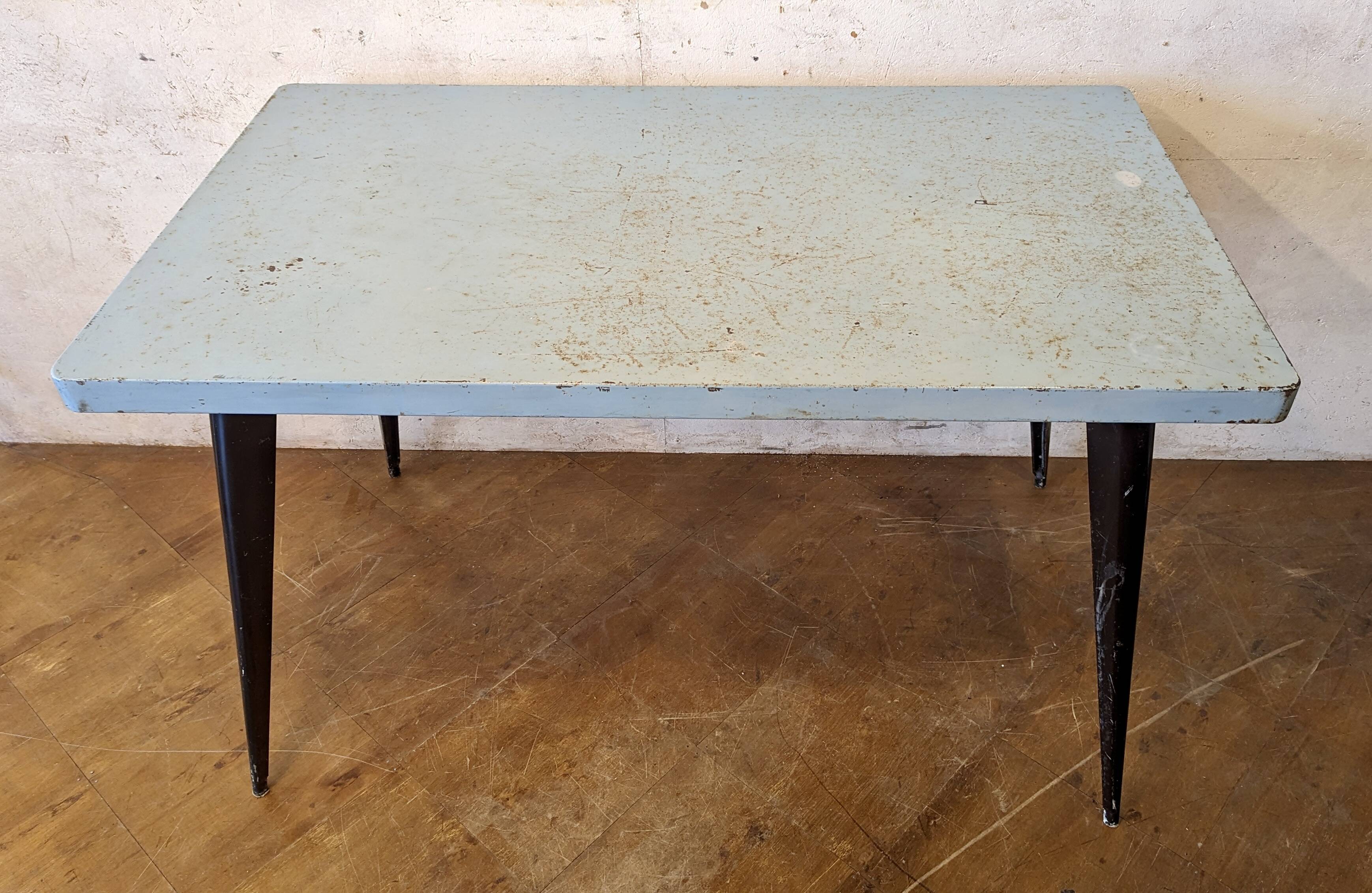 Tolix T55 kitchen table by Xavier Pauchard.