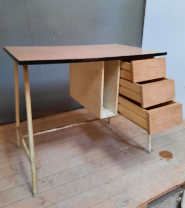 Bureau vintage en formica blanc