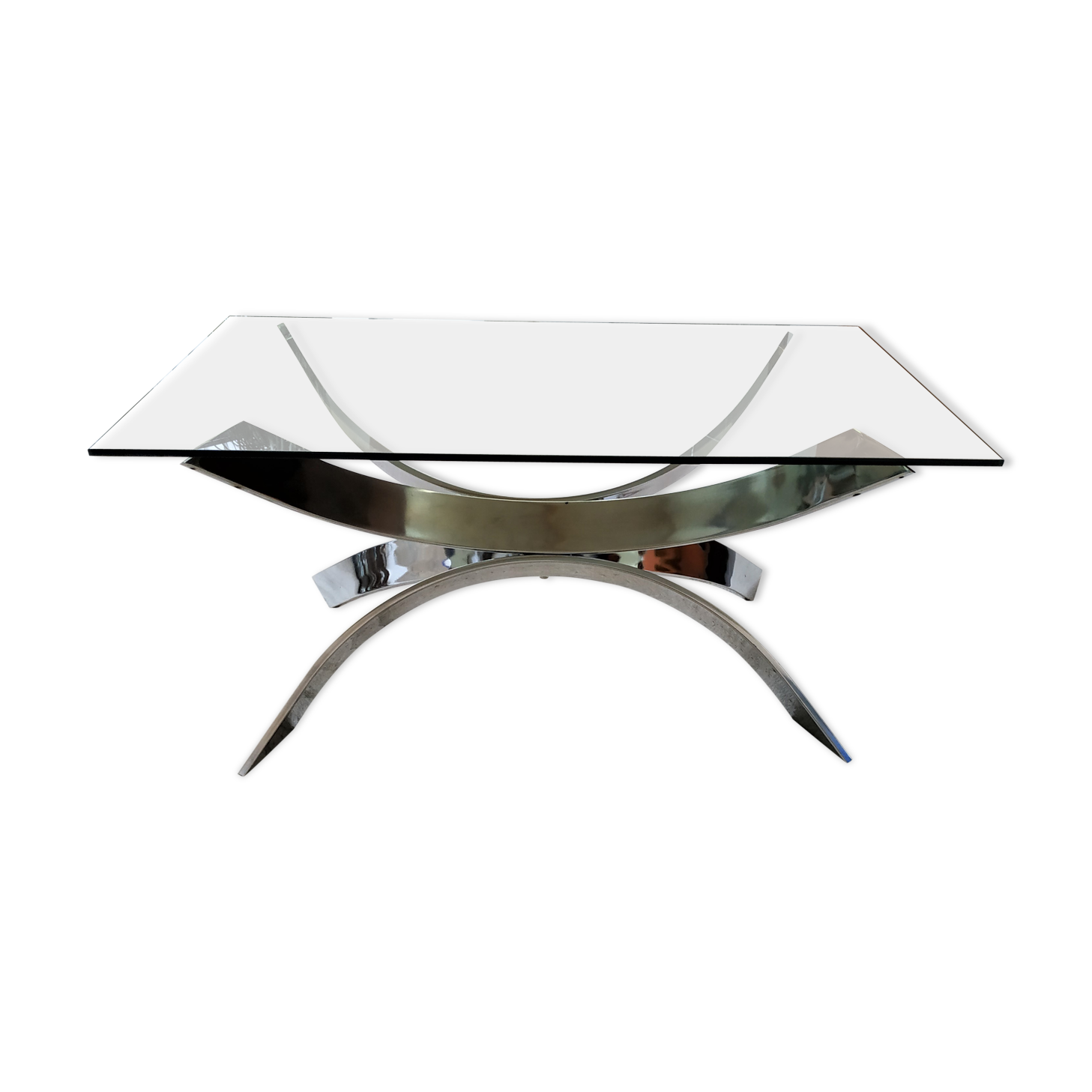 A chrome-shaped table and a 70s glass tray
