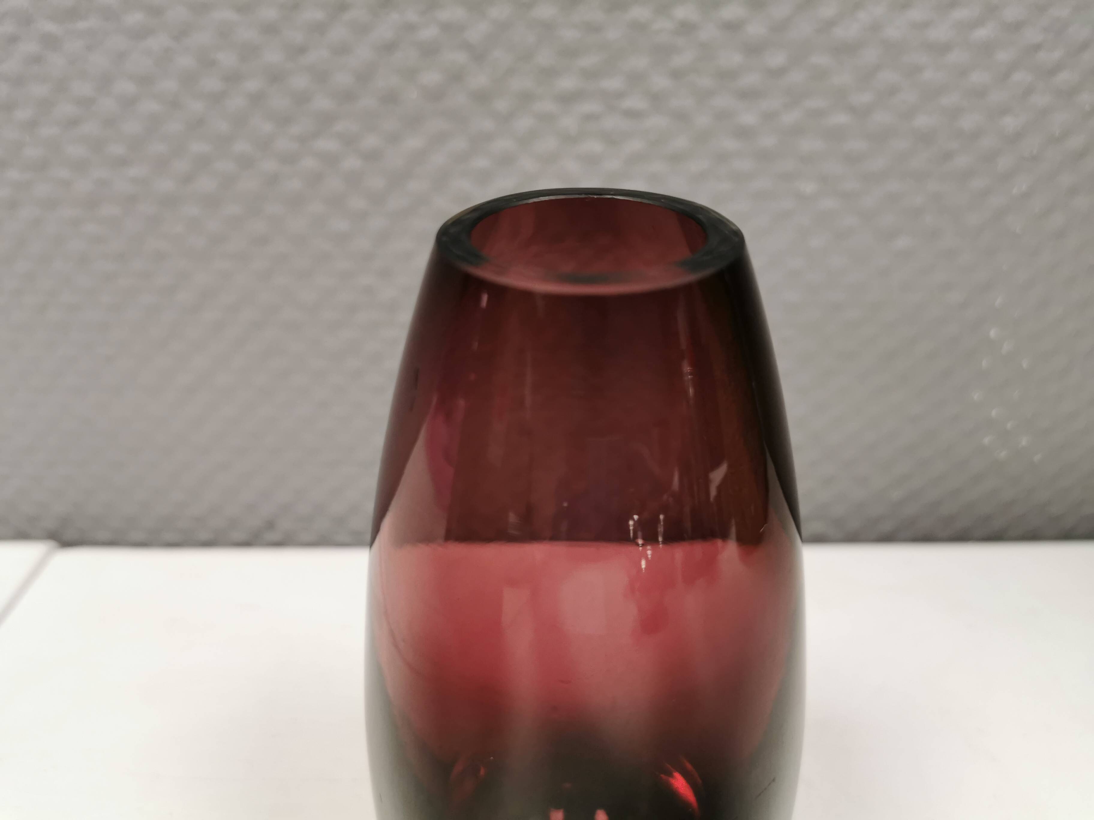 Timeless, mouth-blown glass vase, number 1365 by Tamara Aladin for Riihimäen Lasi Oy Finland 1960s