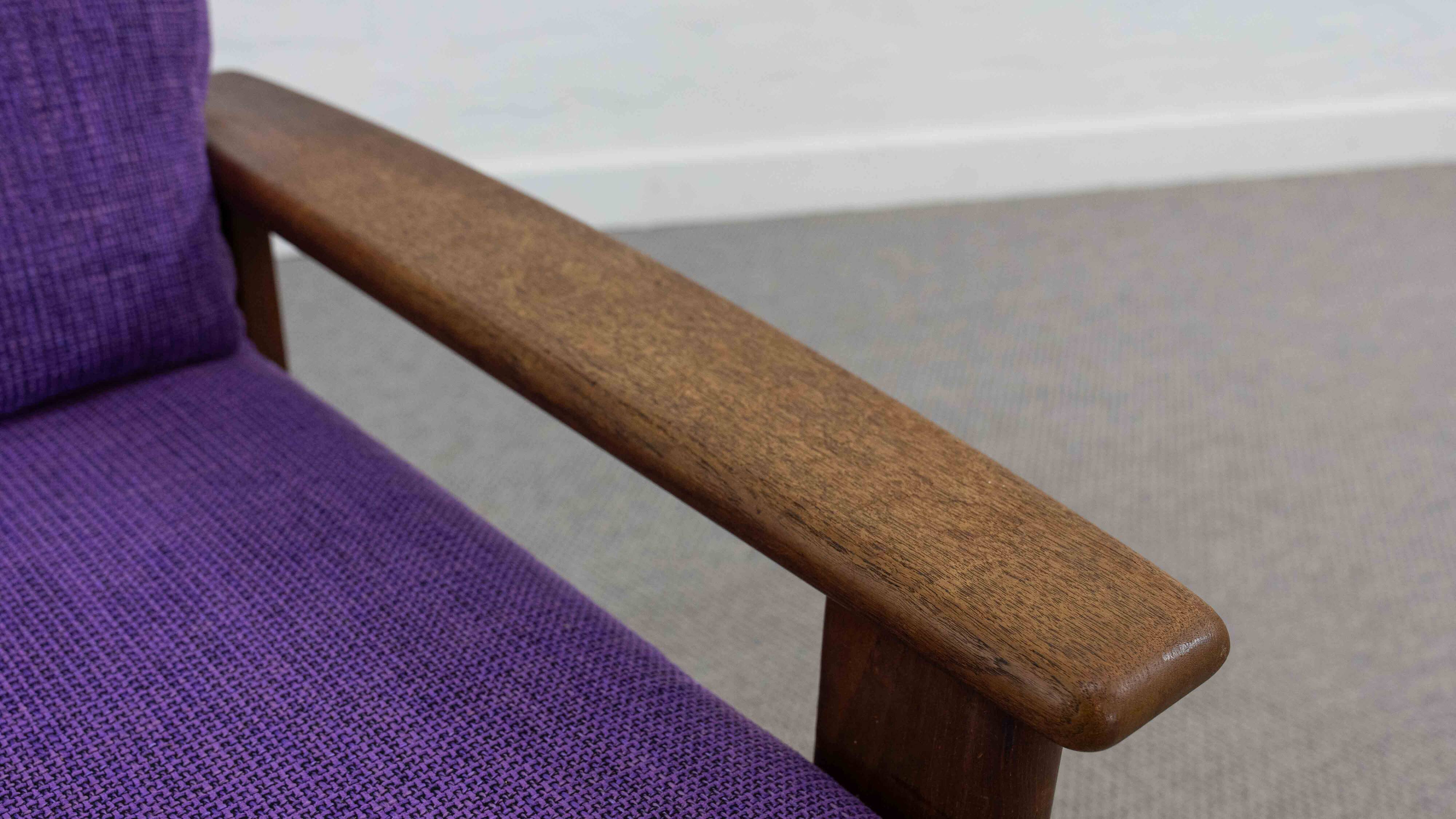 Set of 2 scandinavian easy chairs in teak with purple upholstery