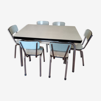 Table and 6 chairs in formica