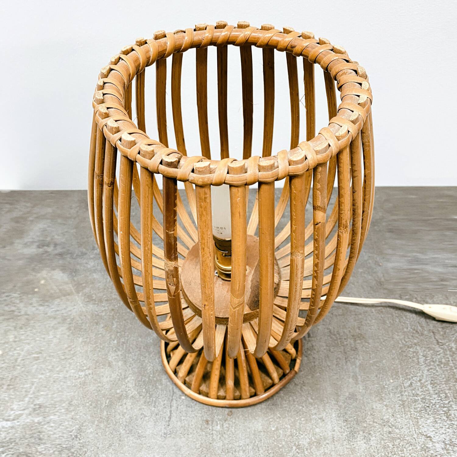 60's rattan lamp