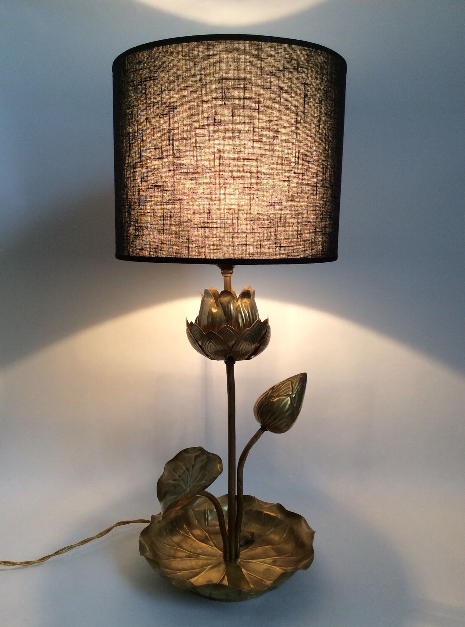 Table lamp "lotus flower" style hollywood regency