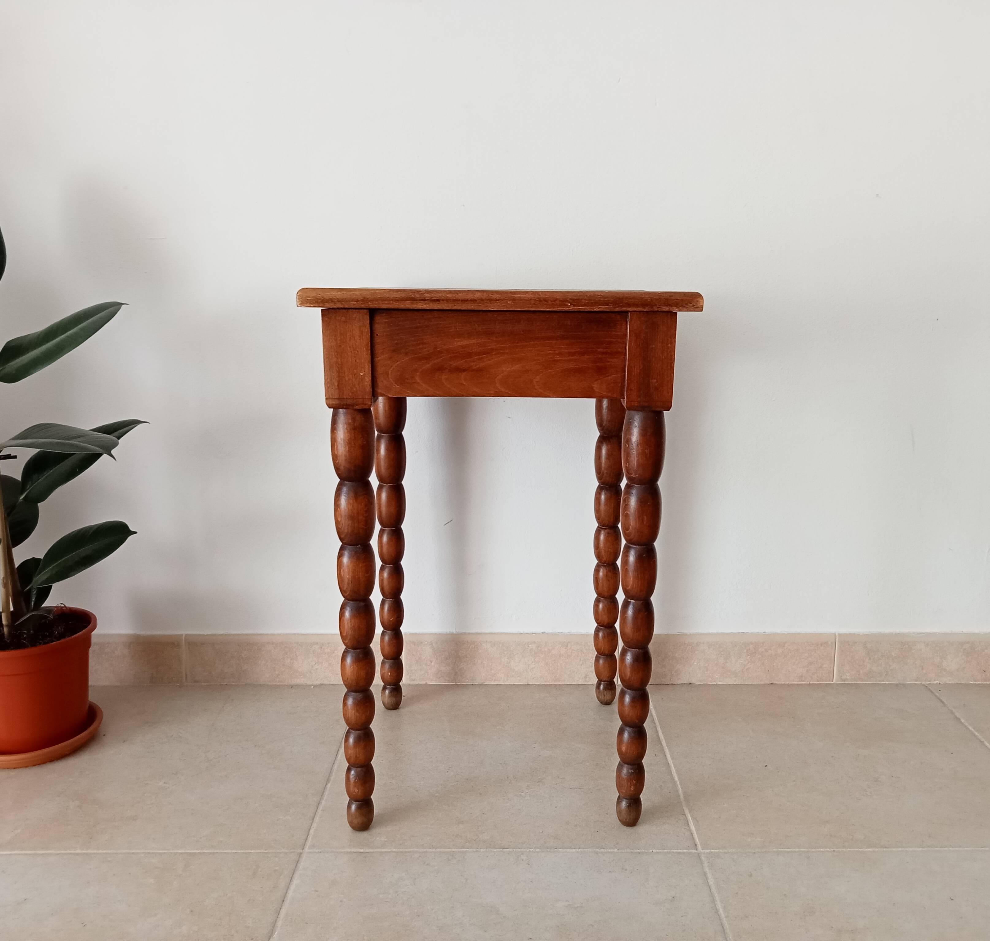 Early 20th century side table in solid oak