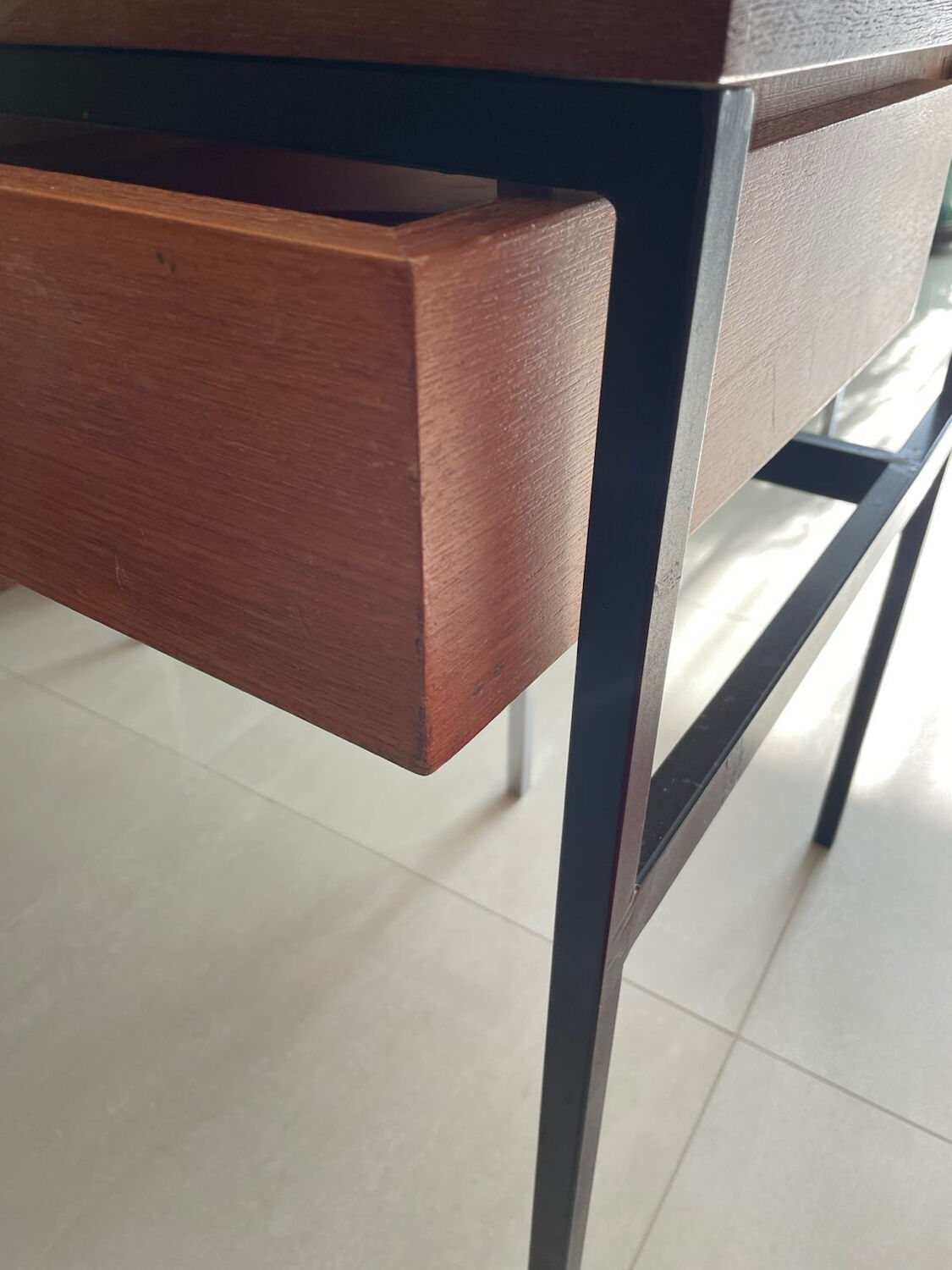 Bureau Pierre Paulin éditions Thonet