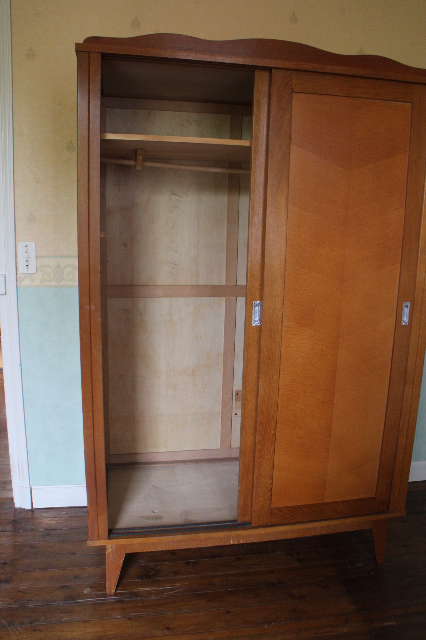 Armoire portes coulissantes