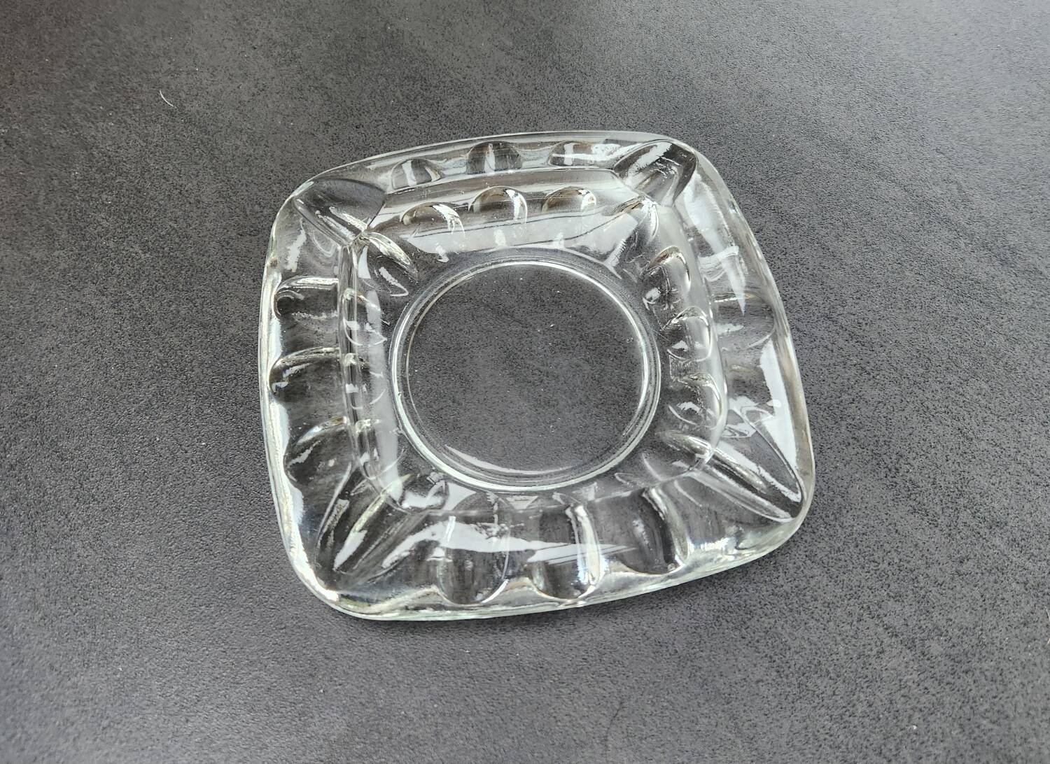 Solid glass ashtray/trinket tray 8