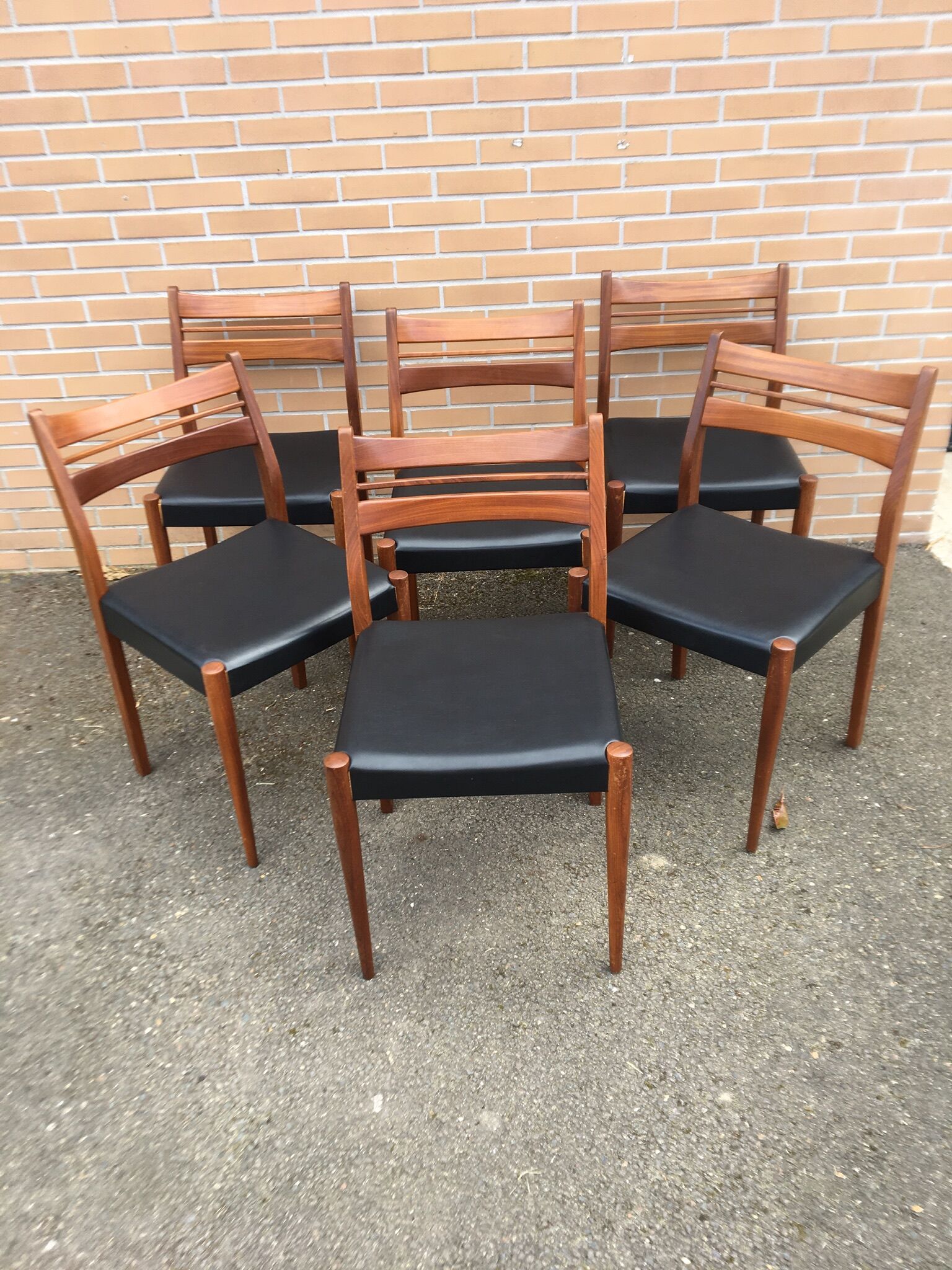 6 scandinavian chairs wood and black skai