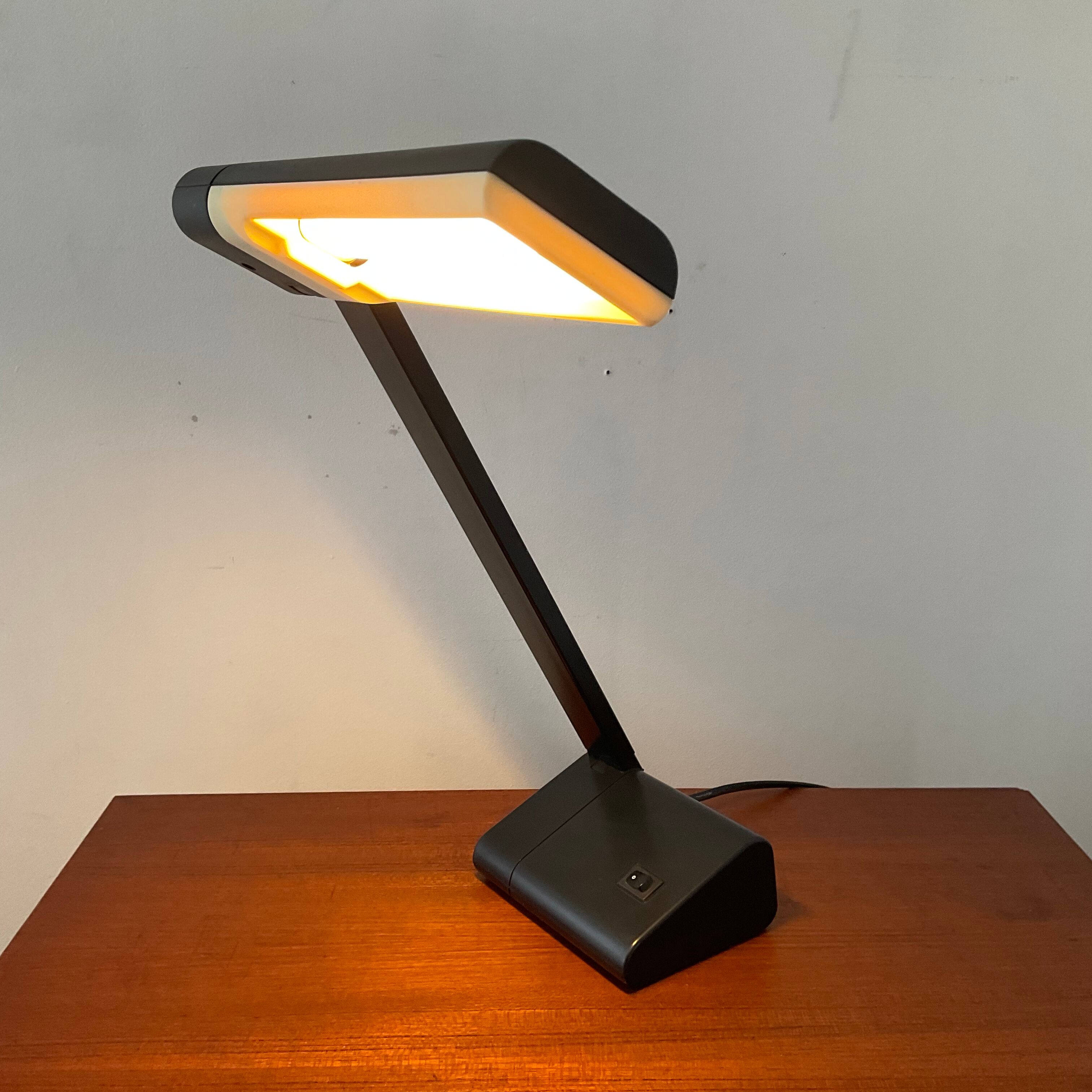 Massive vintage articulated lamp from the 70s-80s