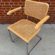 Chaise Cesca modèle Marcel Breuer avec accoudoirs B64