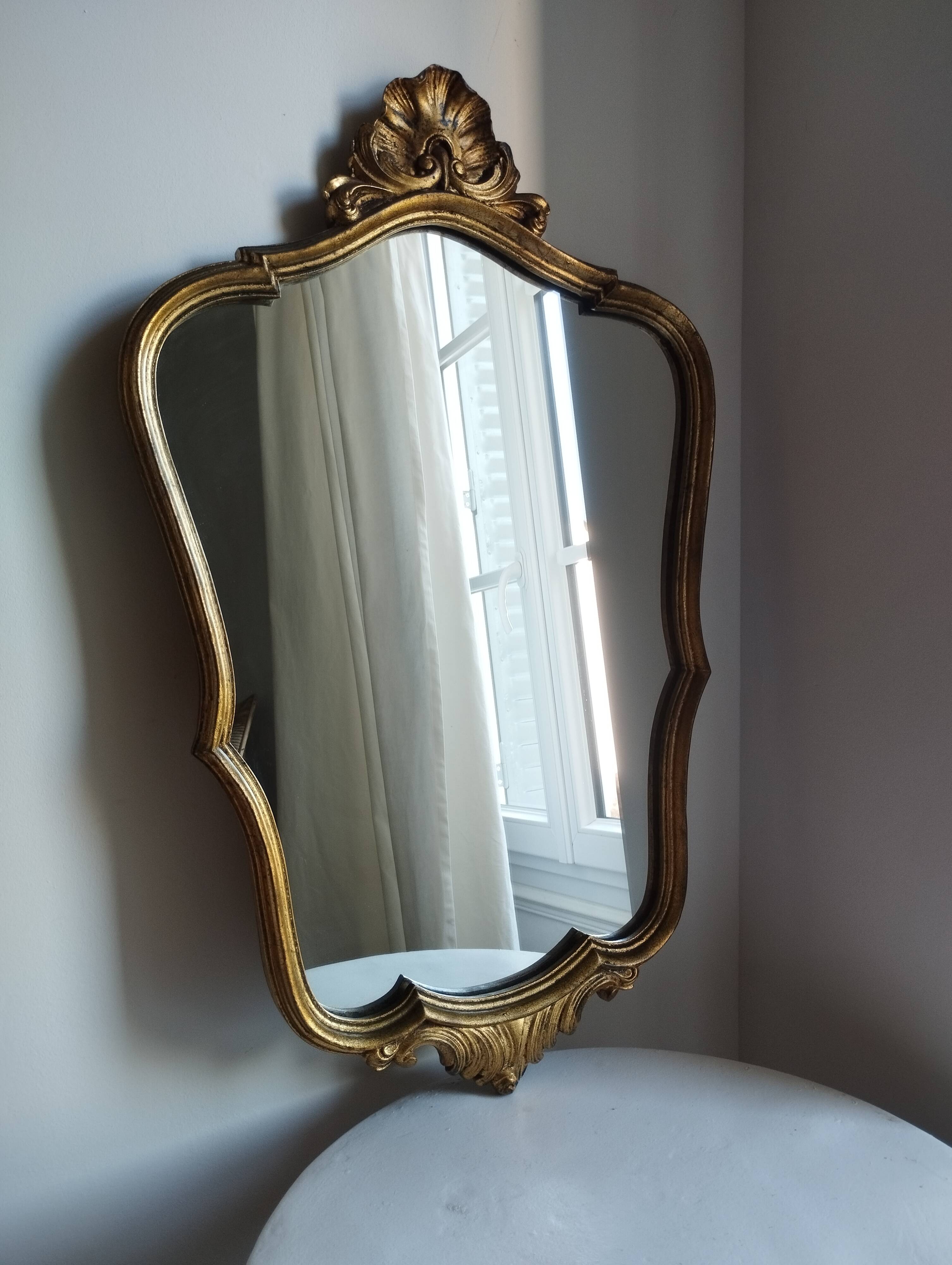 Antique large violin-shaped mirror in gilded wood, Rococo style, Louis XV (80x50 cm)