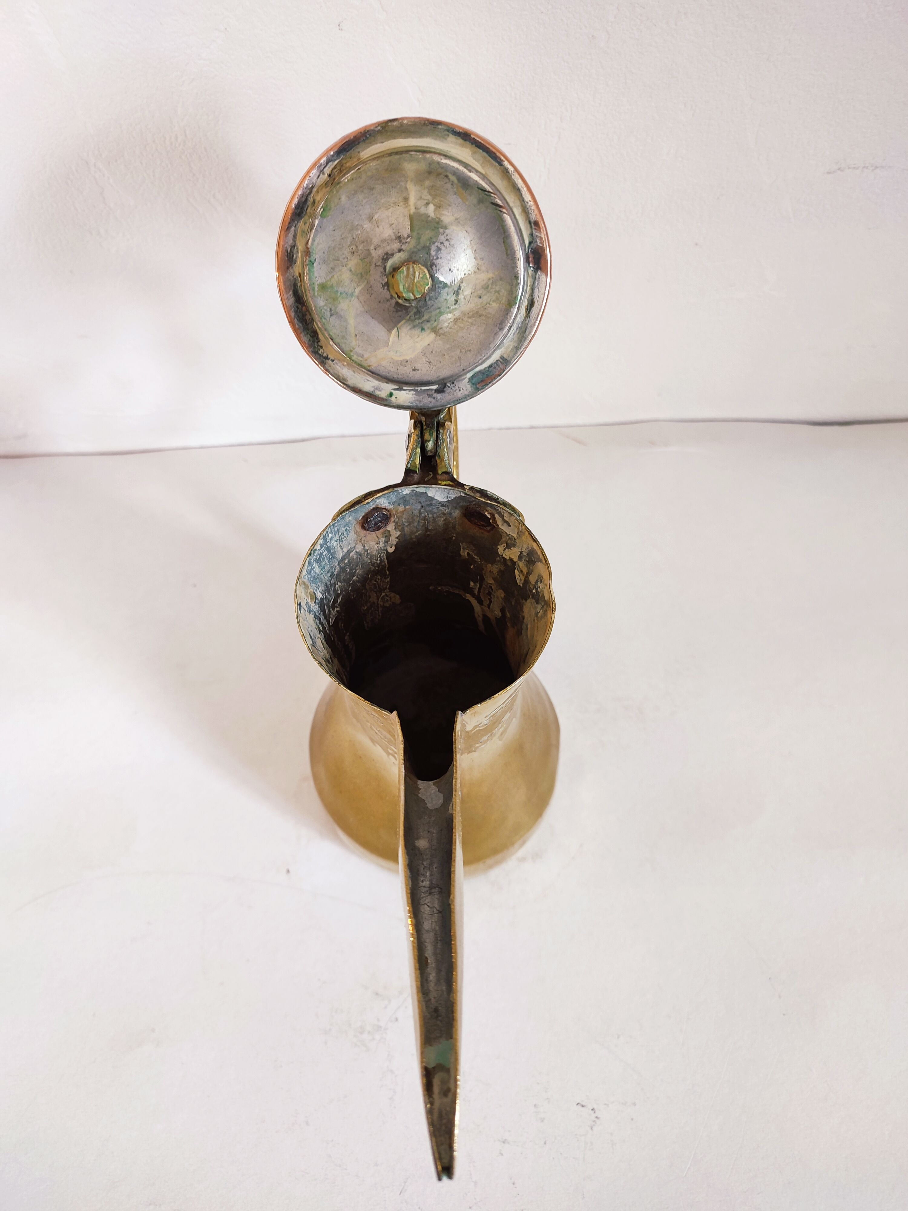 Brass coffee maker Saudi Arabia 19th