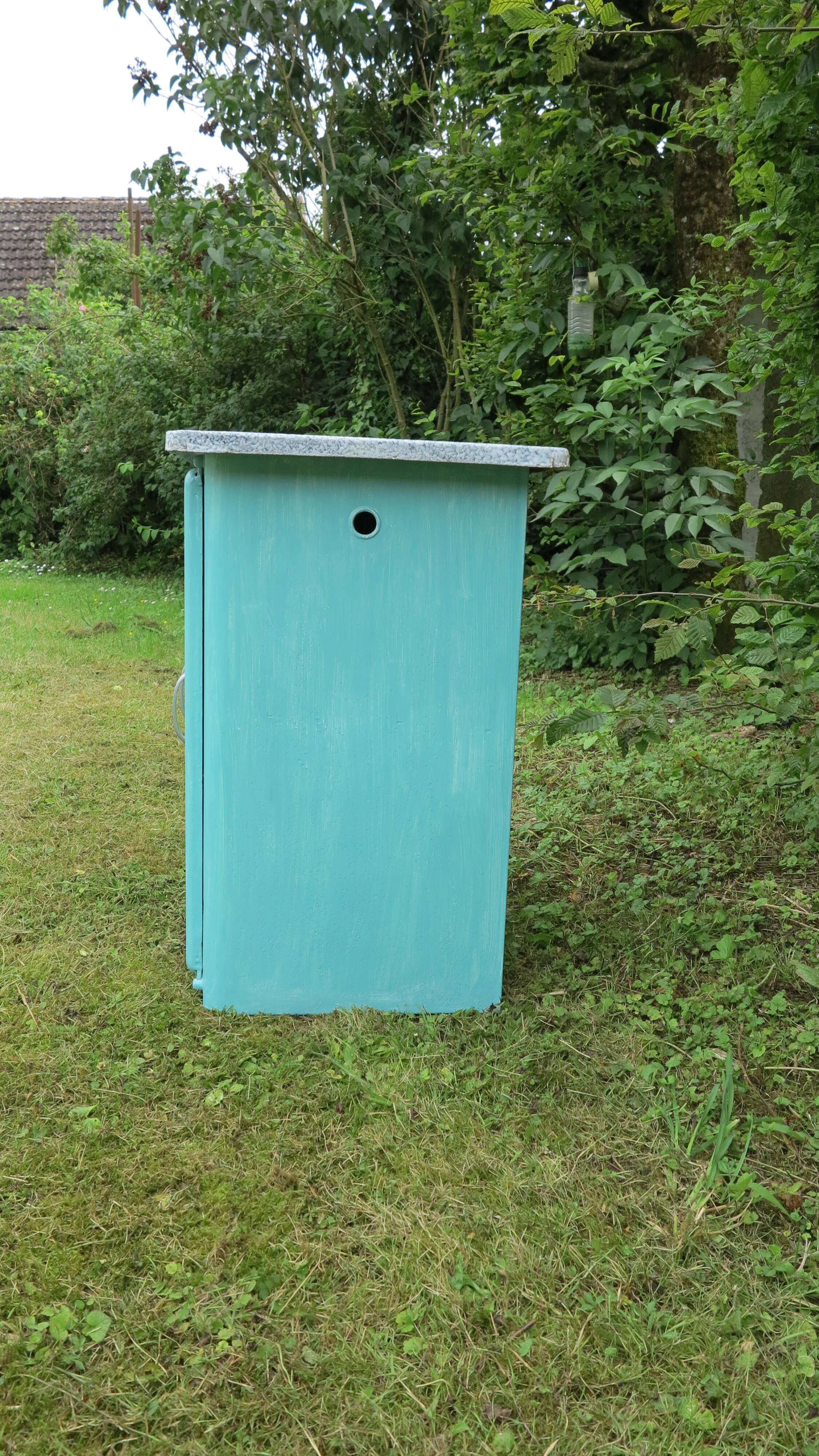 petit buffet métal à deux portes