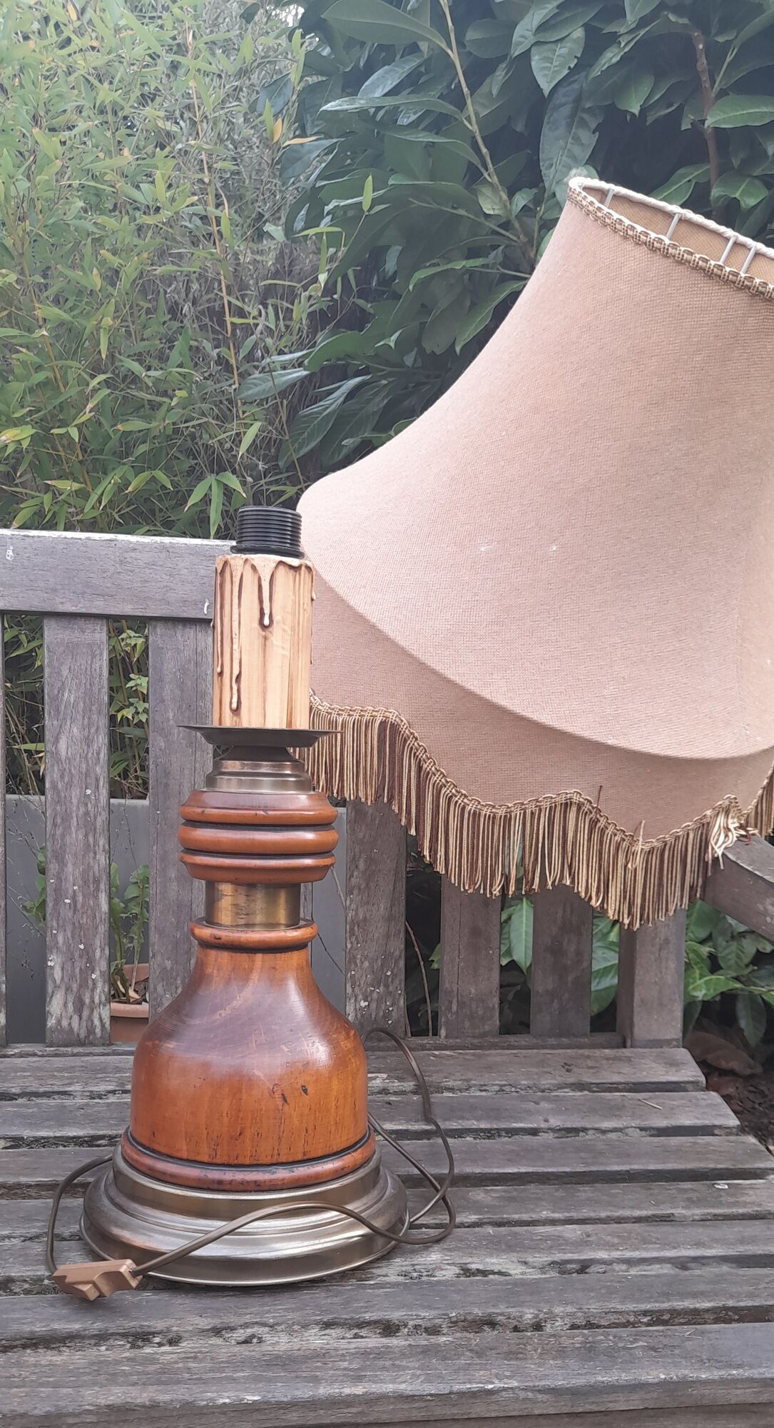 Large rustic table lamp foot wood & brass, lampshade pagoda beige fabric, years 50/60