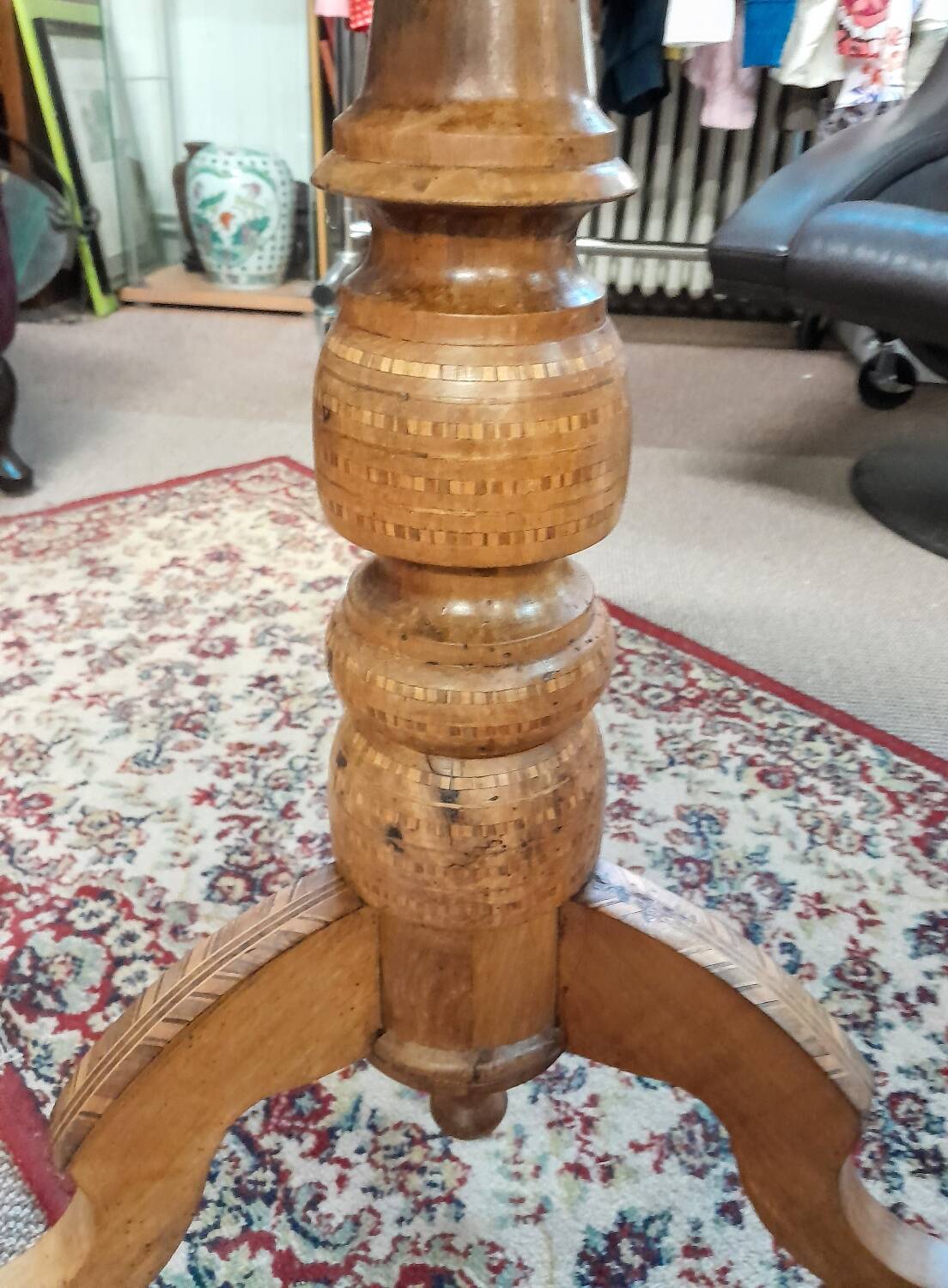 Marquetry pedestal table