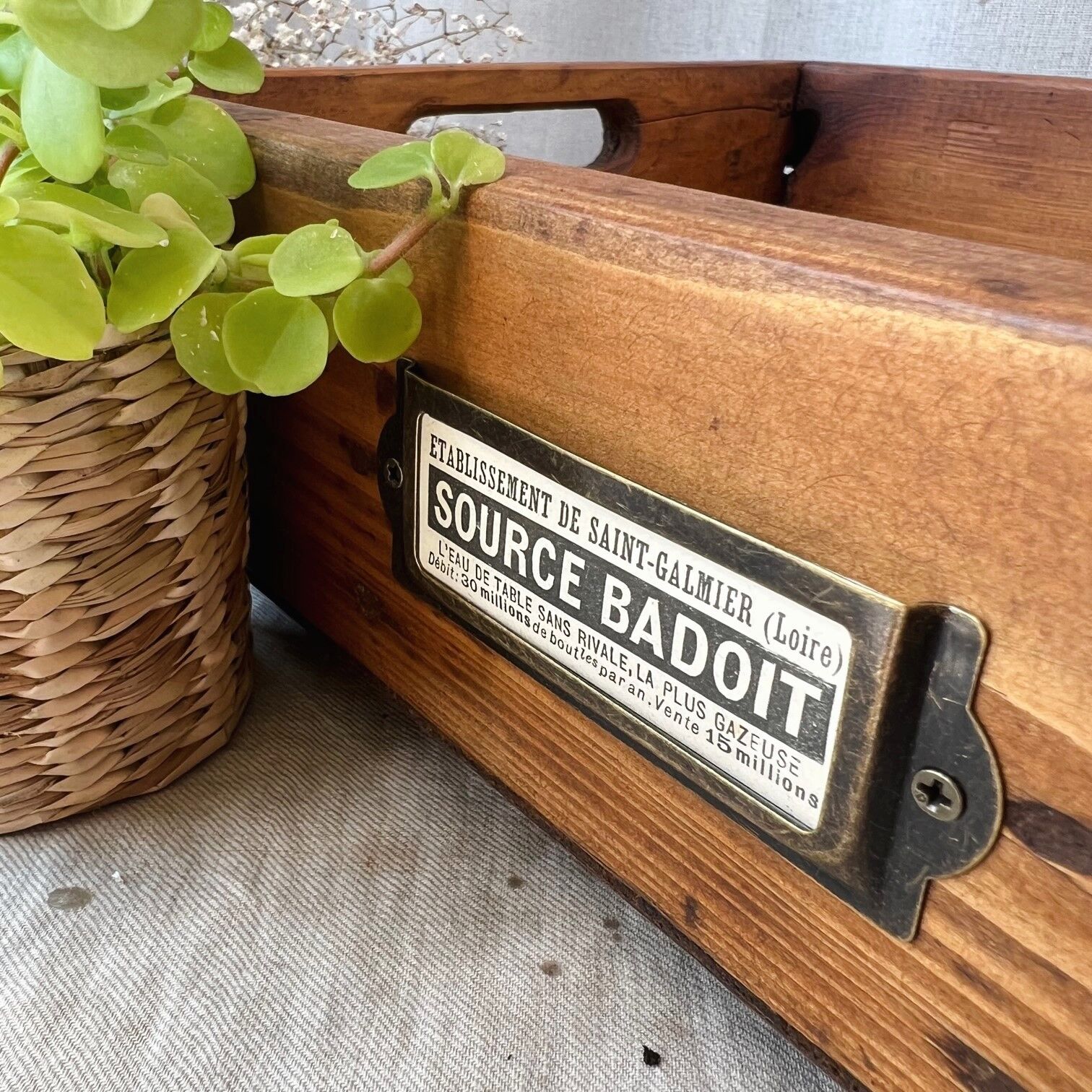 Top in raw wood "Badoit"