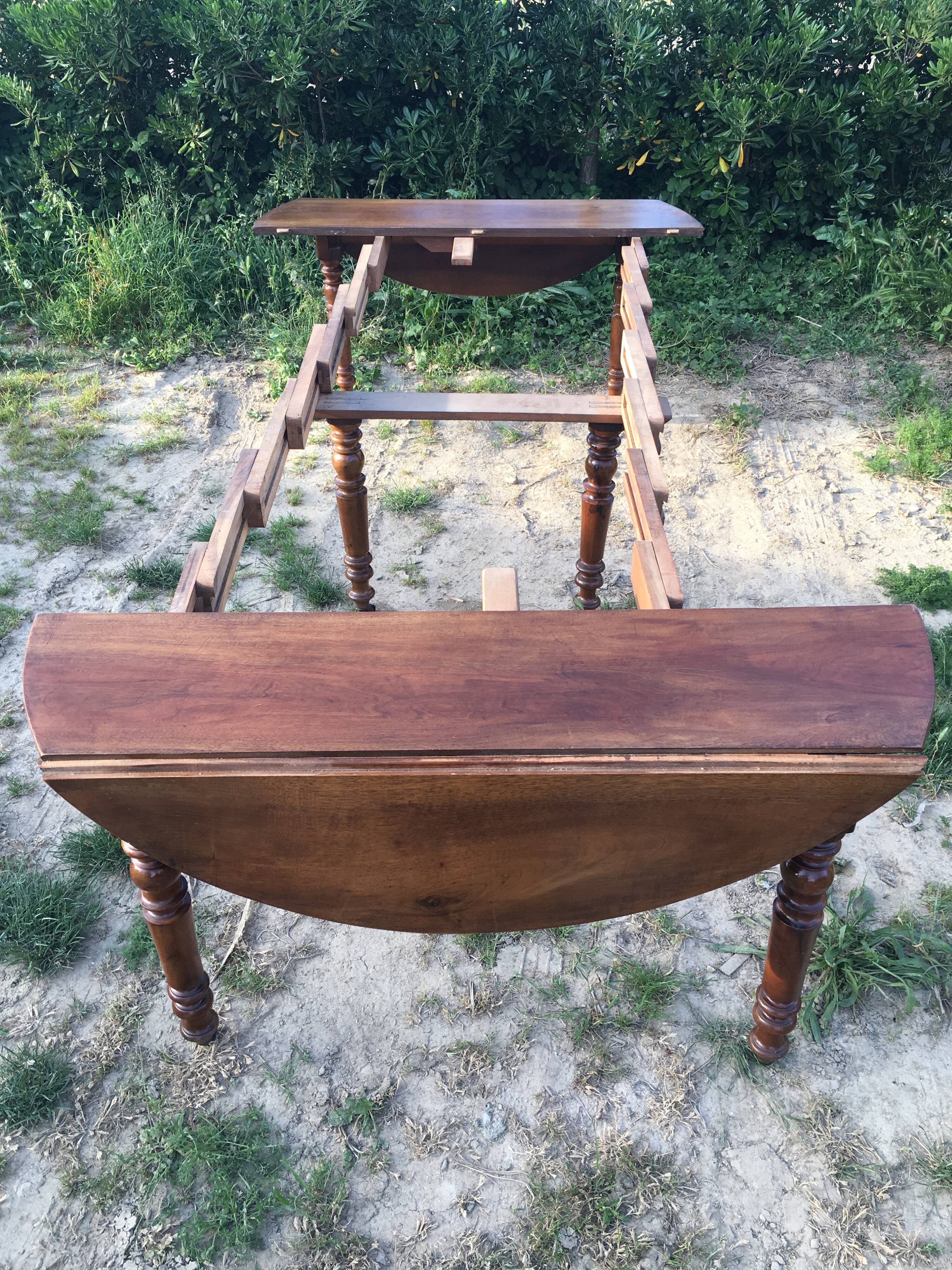 Walnut table 6 feet with extensions 3m