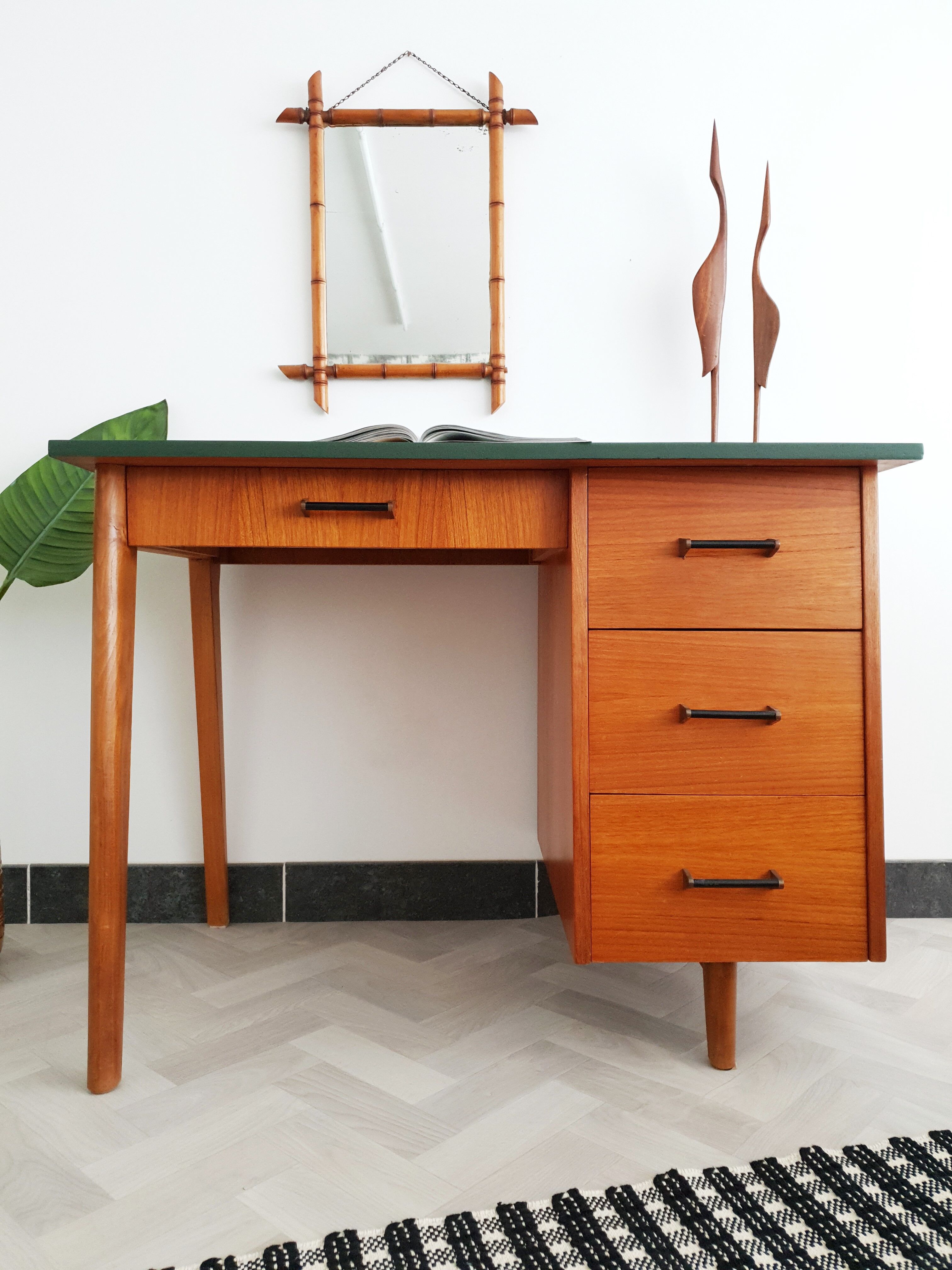 Ensemble bureau et chaise vintage