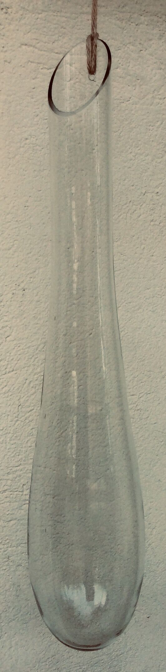 Vase à suspendre forme goutte allongée