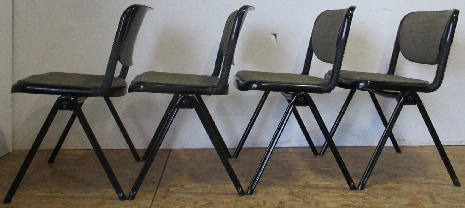 4 chaises Vertebra noires